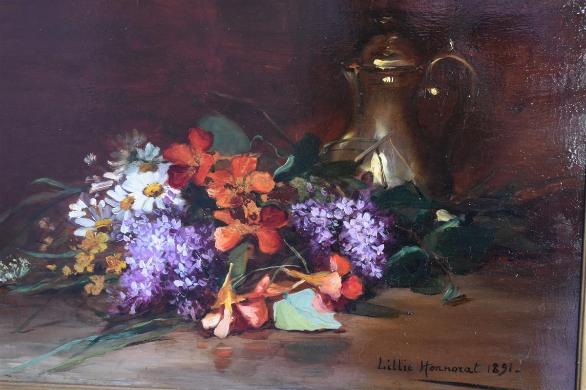 Beautiful bouquet of flowers composed of nasturtiums, lilacs, daisies. Still life of Lillie Honorat. French school. Oil painting on canvas dating from the late 19th century. This pebble has been cleaned and re-finished recently.