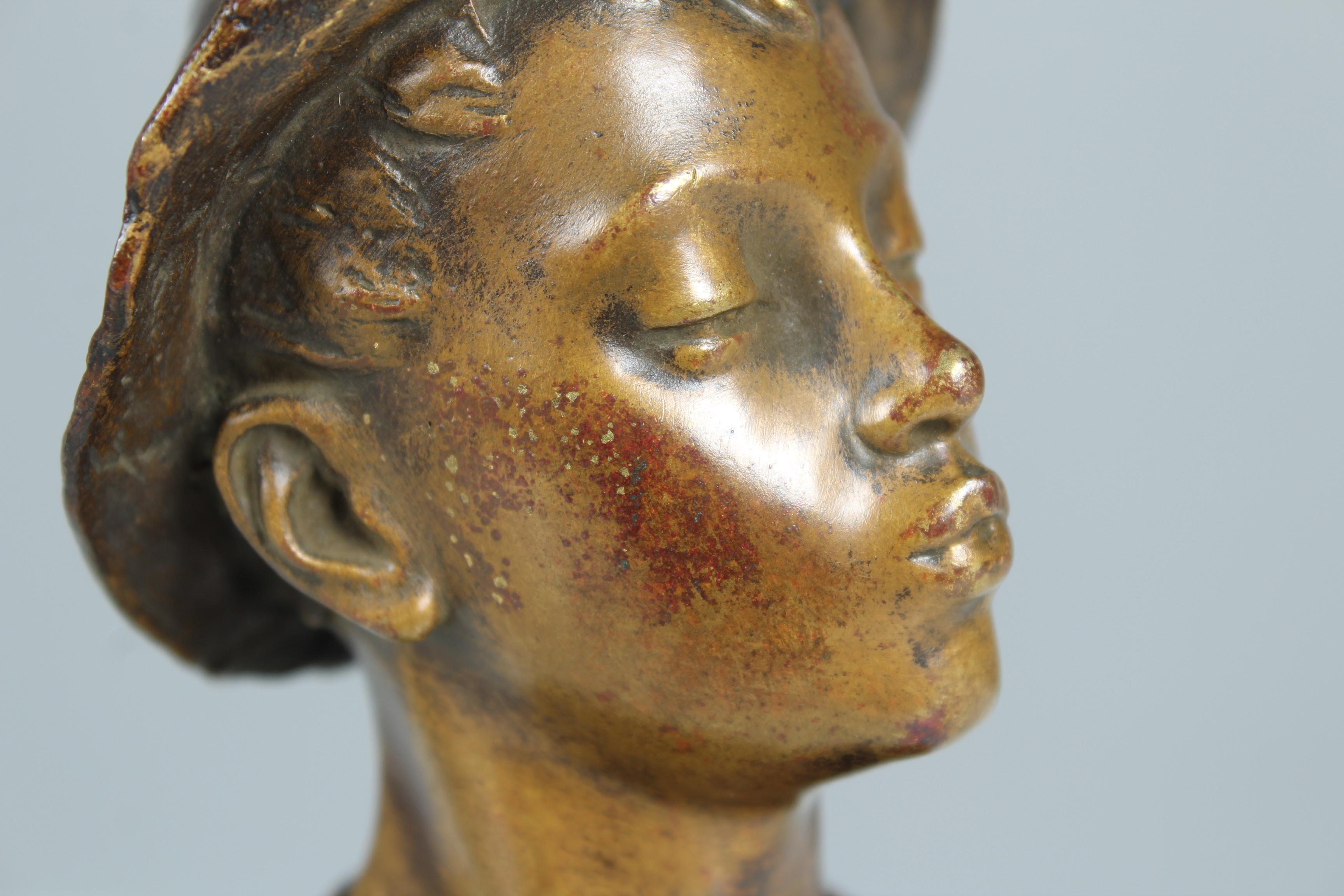 Sculpture en bronze de la fin du XIXe ou du début du XXe siècle, Karl Hackstock, Whistling Boy en vente 2