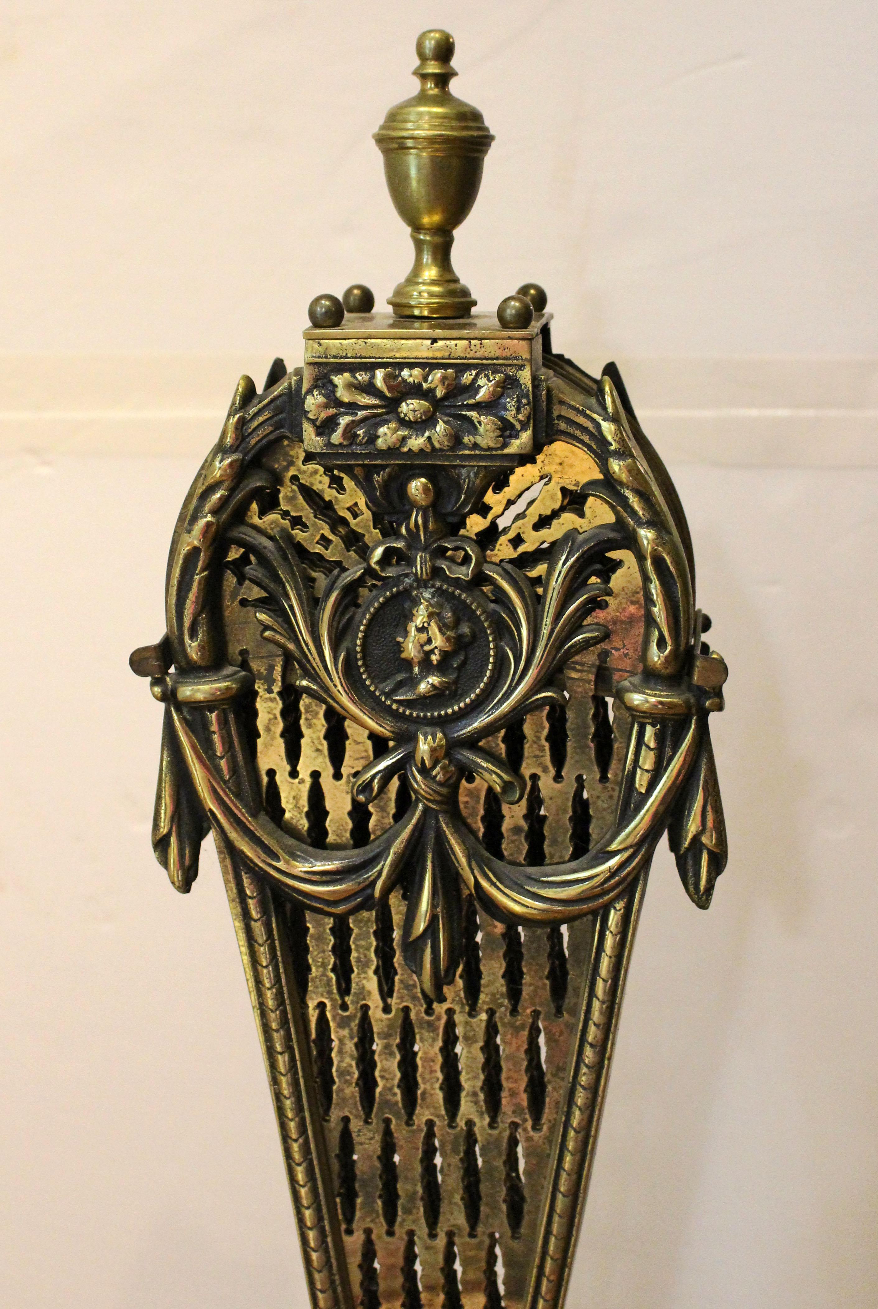 English Late 19th to Early 20th Century Fireplace Fan For Sale