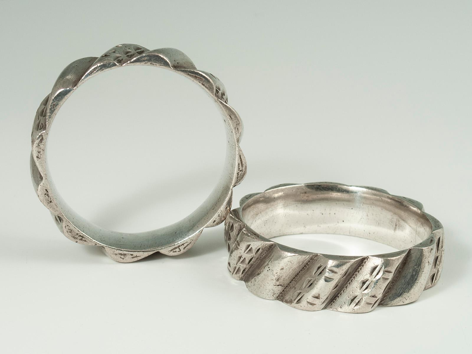 Late 19th to Early 20th Century Pair of Tribal Silver Bracelets, Morocco In Good Condition For Sale In Point Richmond, CA