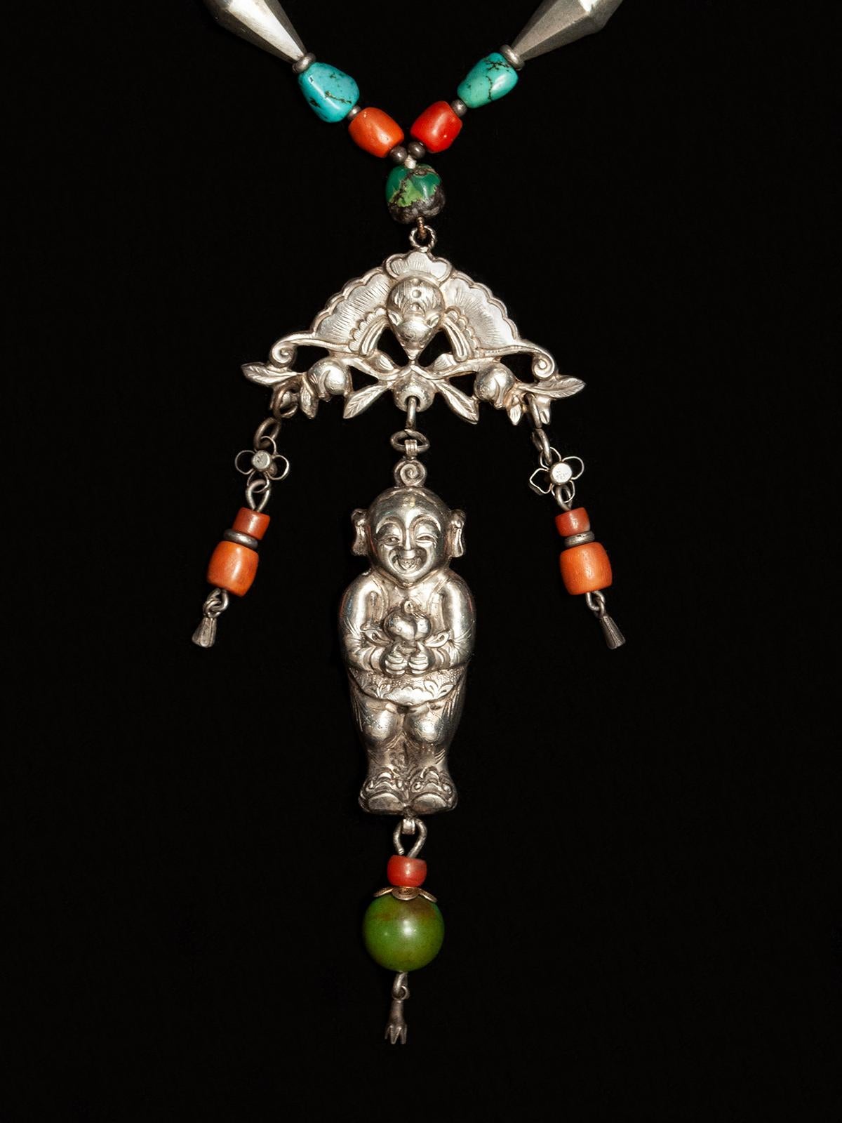 Qing Late 19th to Early 20th Century Silver Baby Amulet Necklace, China For Sale