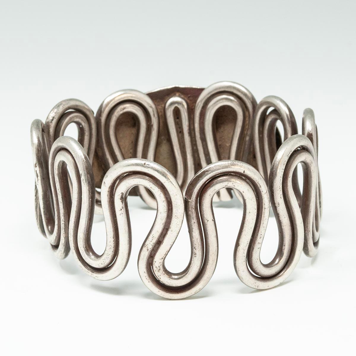 Late 19th to Early 20th Century Silver Wire Serpent Armlet, Rajasthan, India In Good Condition For Sale In Point Richmond, CA