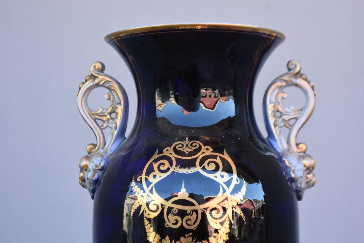 Late 19th Century Vase with Handle Painted in Bayeux Porcelain For Sale 5