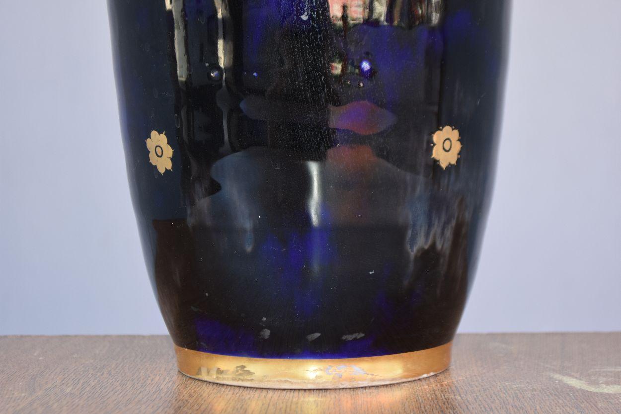 Vaso con manico dipinto in porcellana di Bayeux della fine del XIX secolo in vendita 5