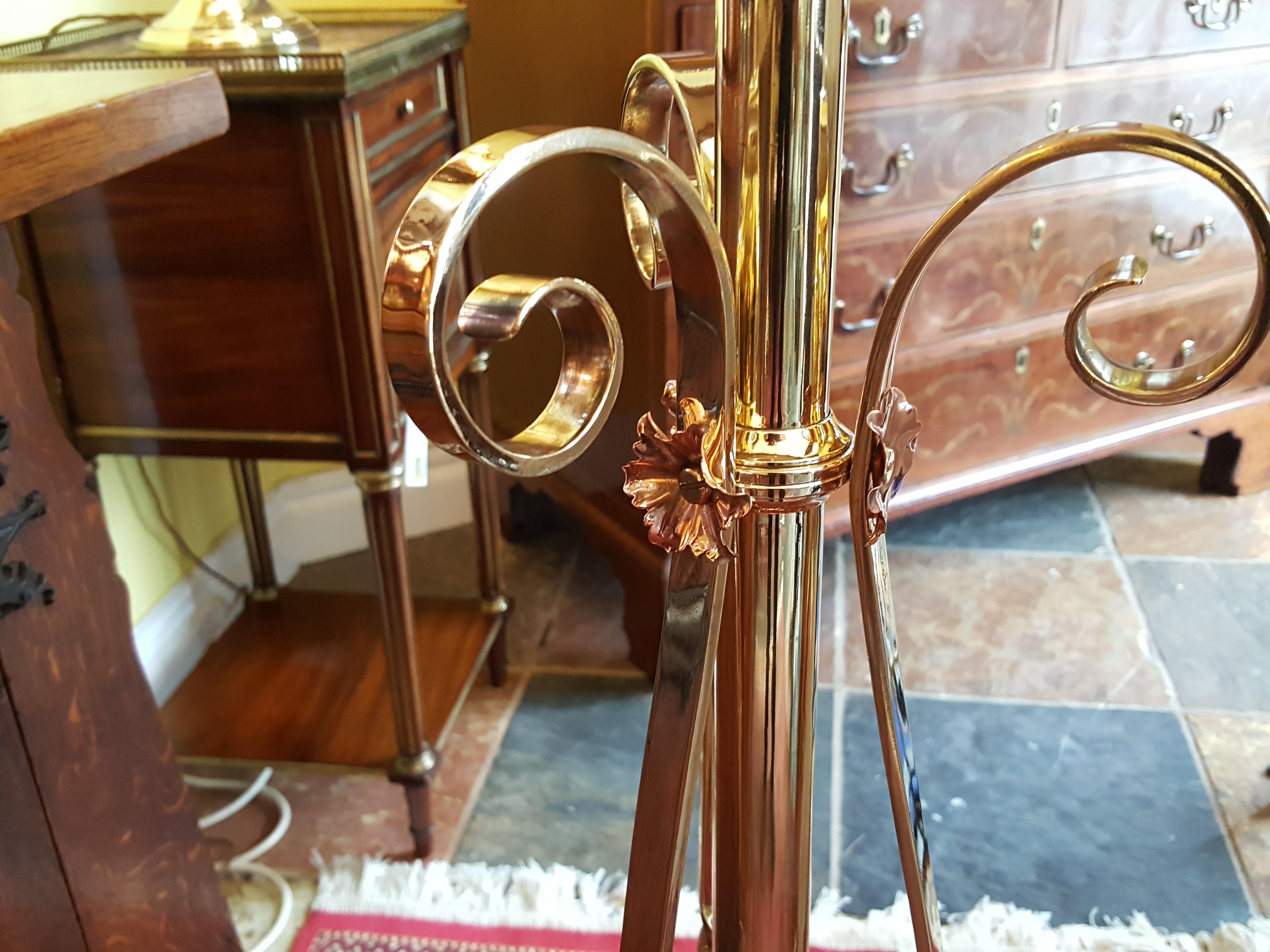 Late 19th Century Arts & Crafts Brass Standard Lamp In Good Condition For Sale In Altrincham, Cheshire
