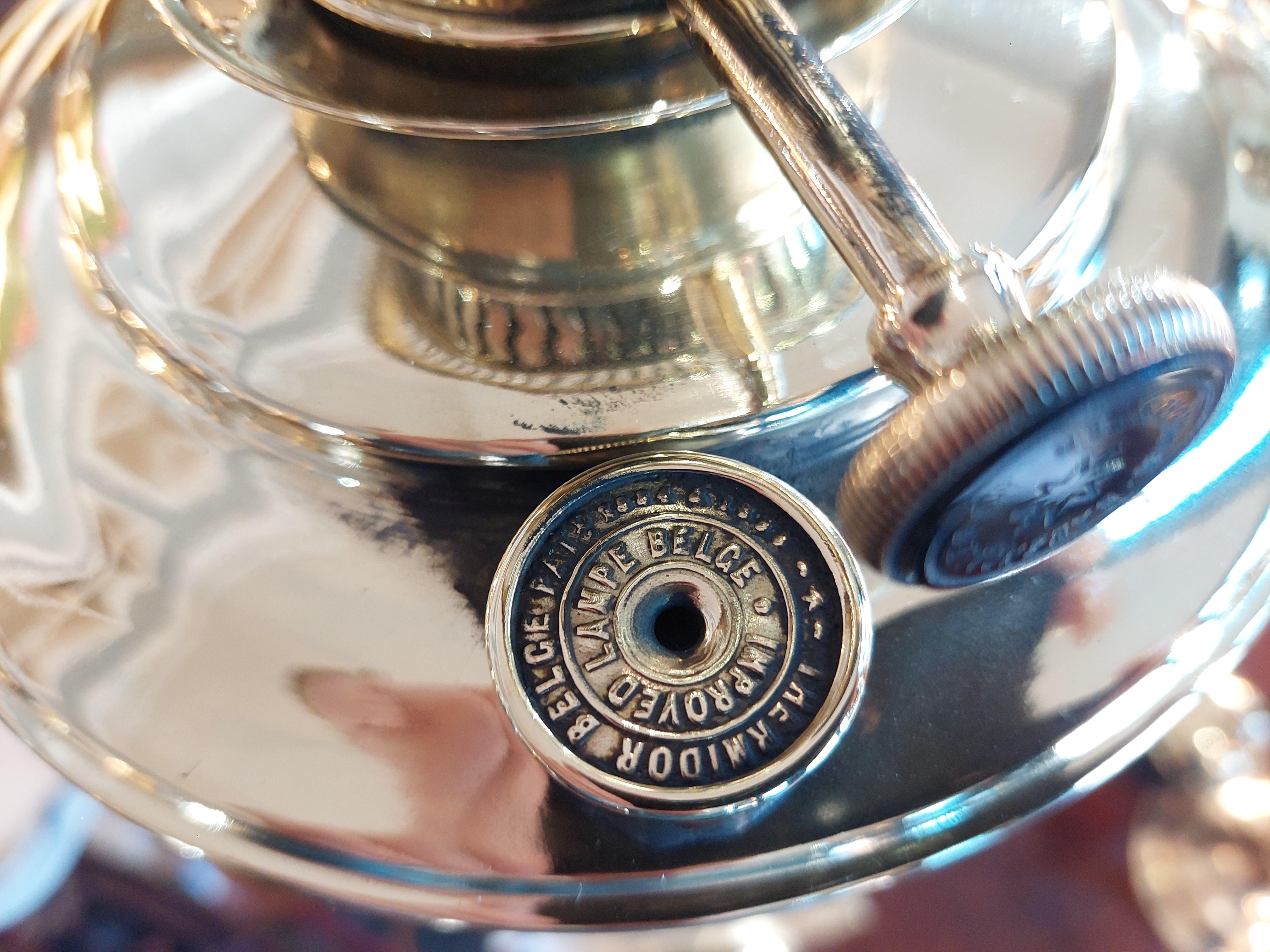 Lampe à huile en laiton à colonne corinthienne de la fin du XIXe siècle en vente 7