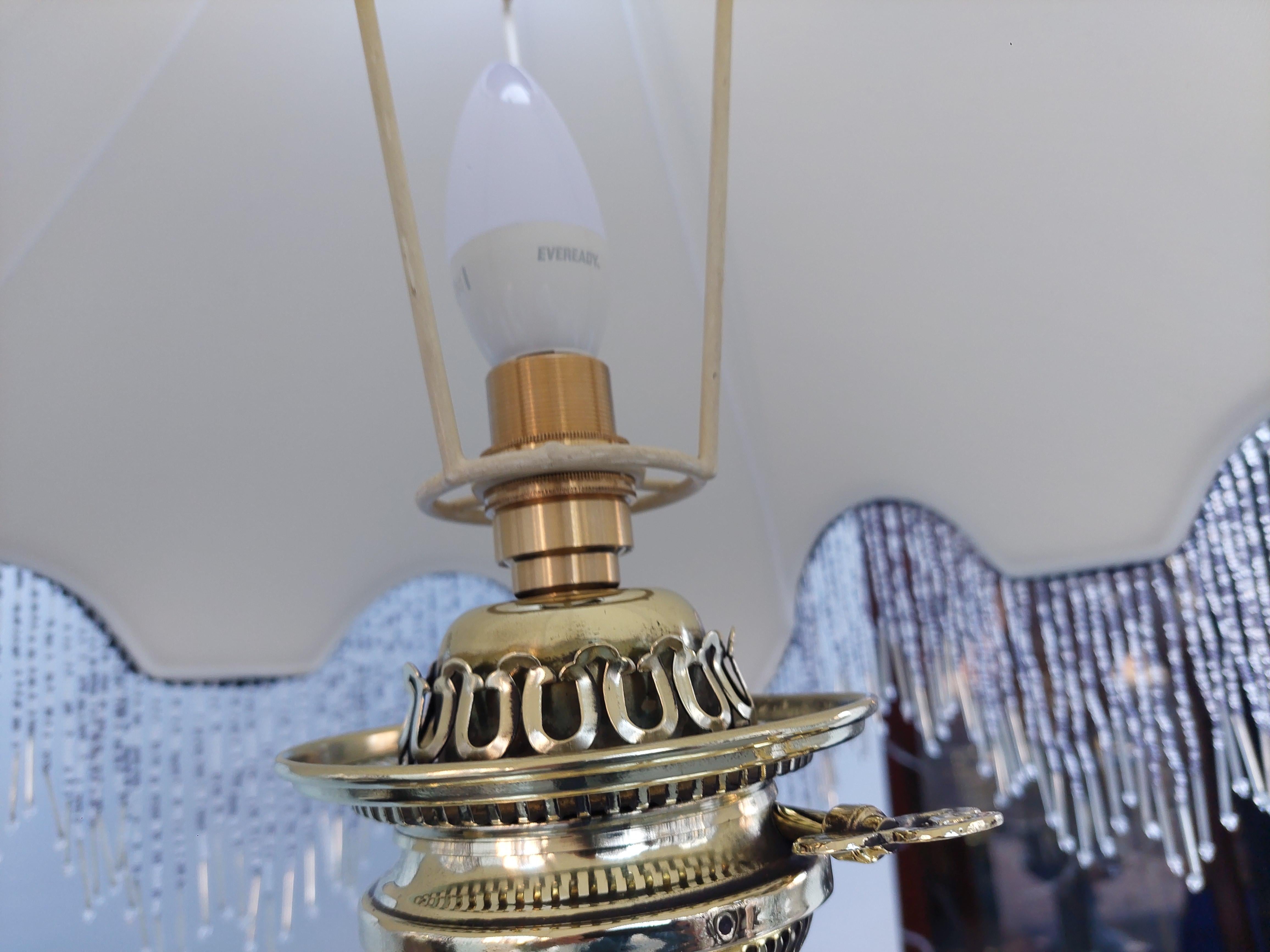 Lampe à huile en laiton à colonne corinthienne de la fin du XIXe siècle en vente 3