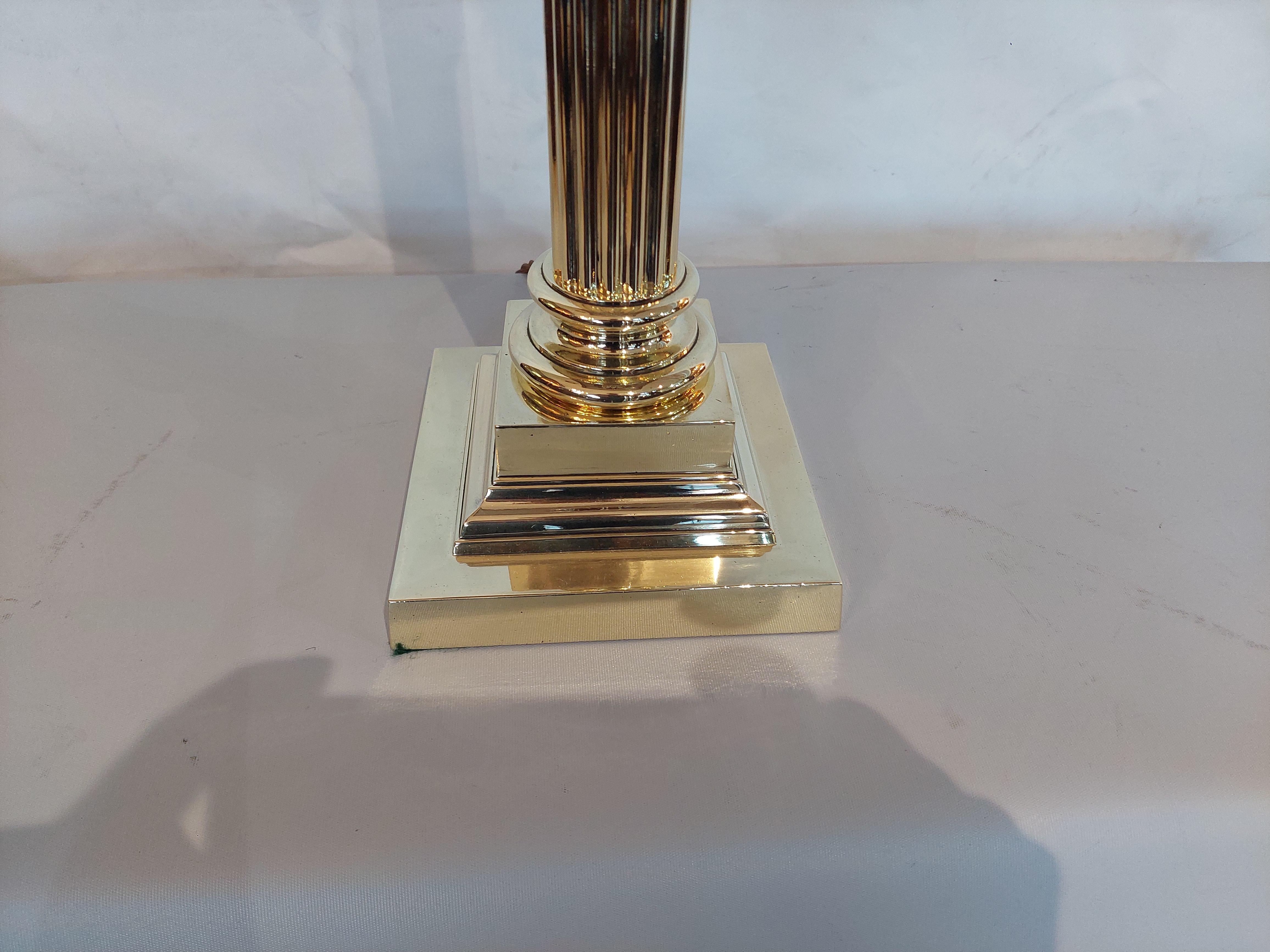 English Late 19thC Brass Oil Table Lamp For Sale