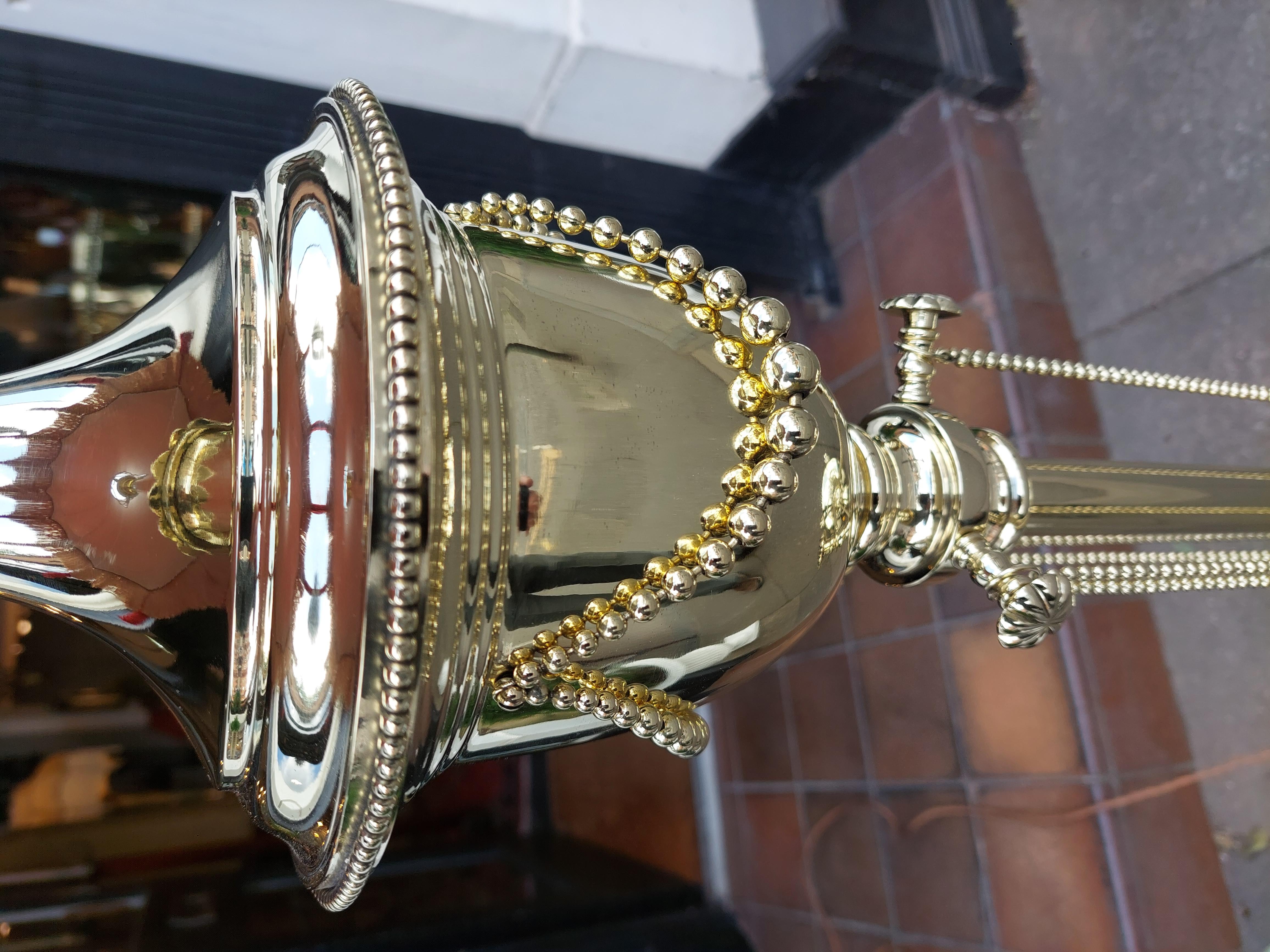 Lampe à huile standard en laiton de la fin du XIXe siècle en vente 5