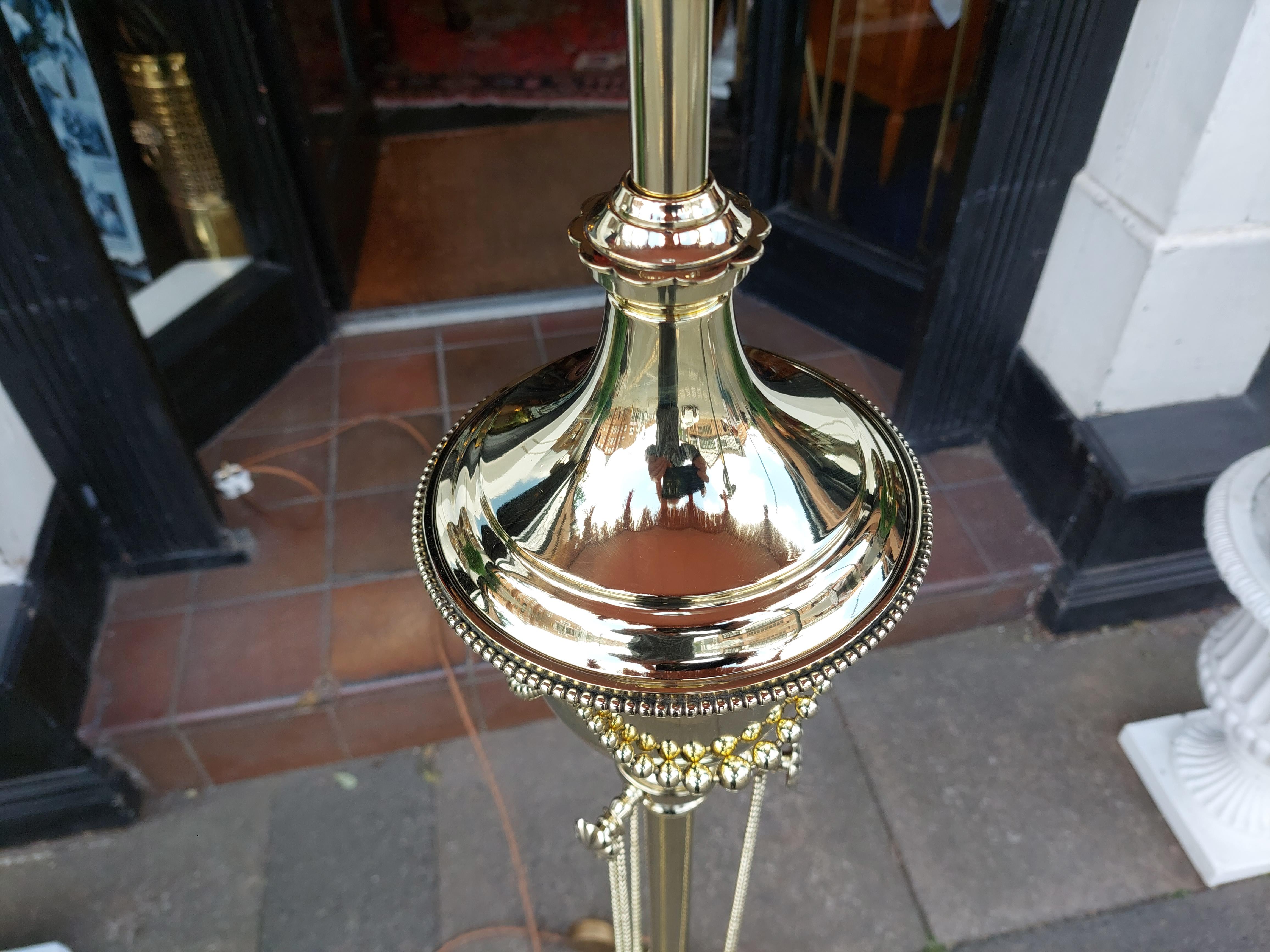 Lampe à huile standard en laiton de la fin du XIXe siècle Bon état - En vente à Altrincham, GB
