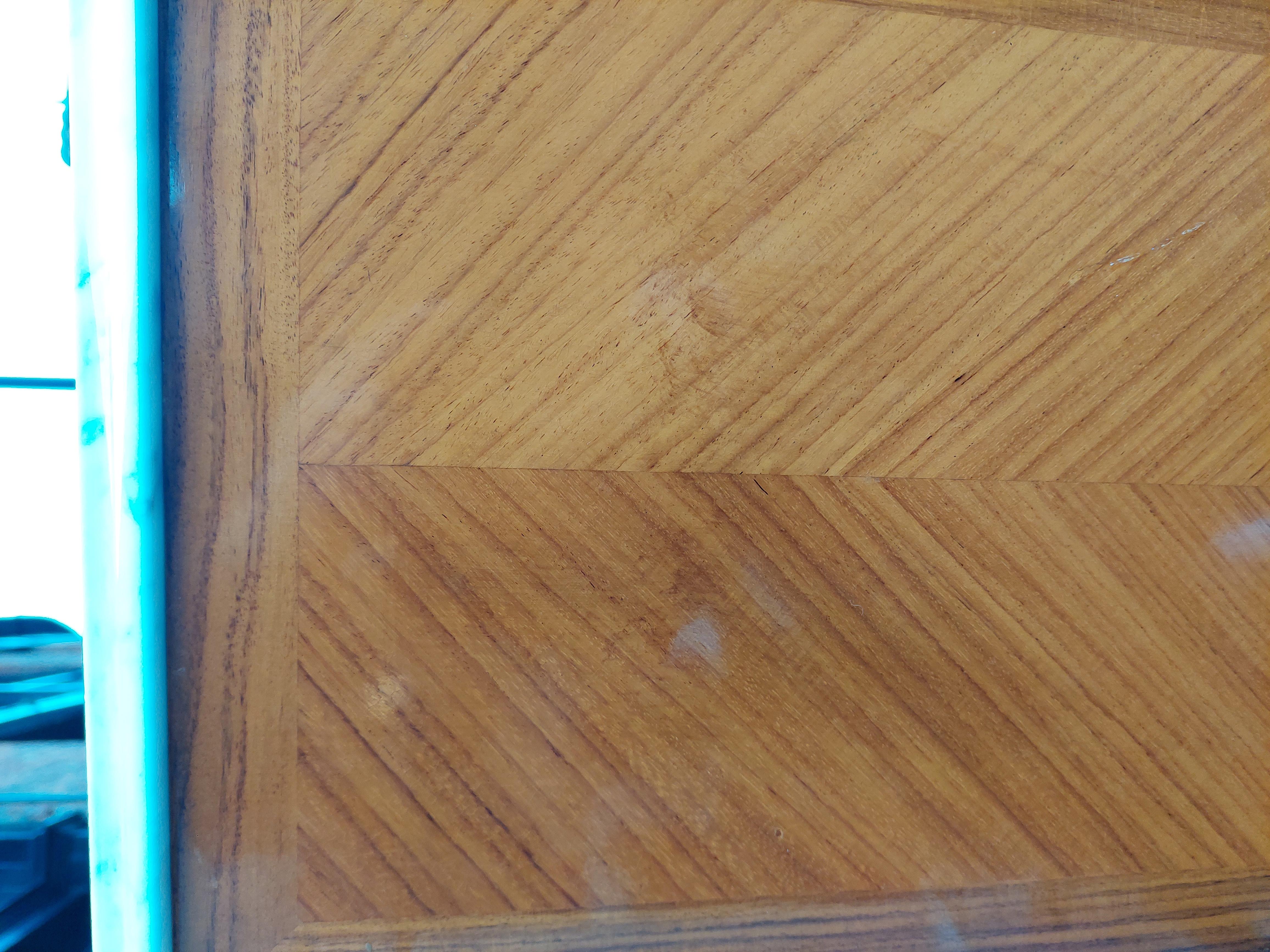 Spätes 19. Jahrhundert Französisch Satinholz vergoldet Metall montiert Semanier im Angebot 2