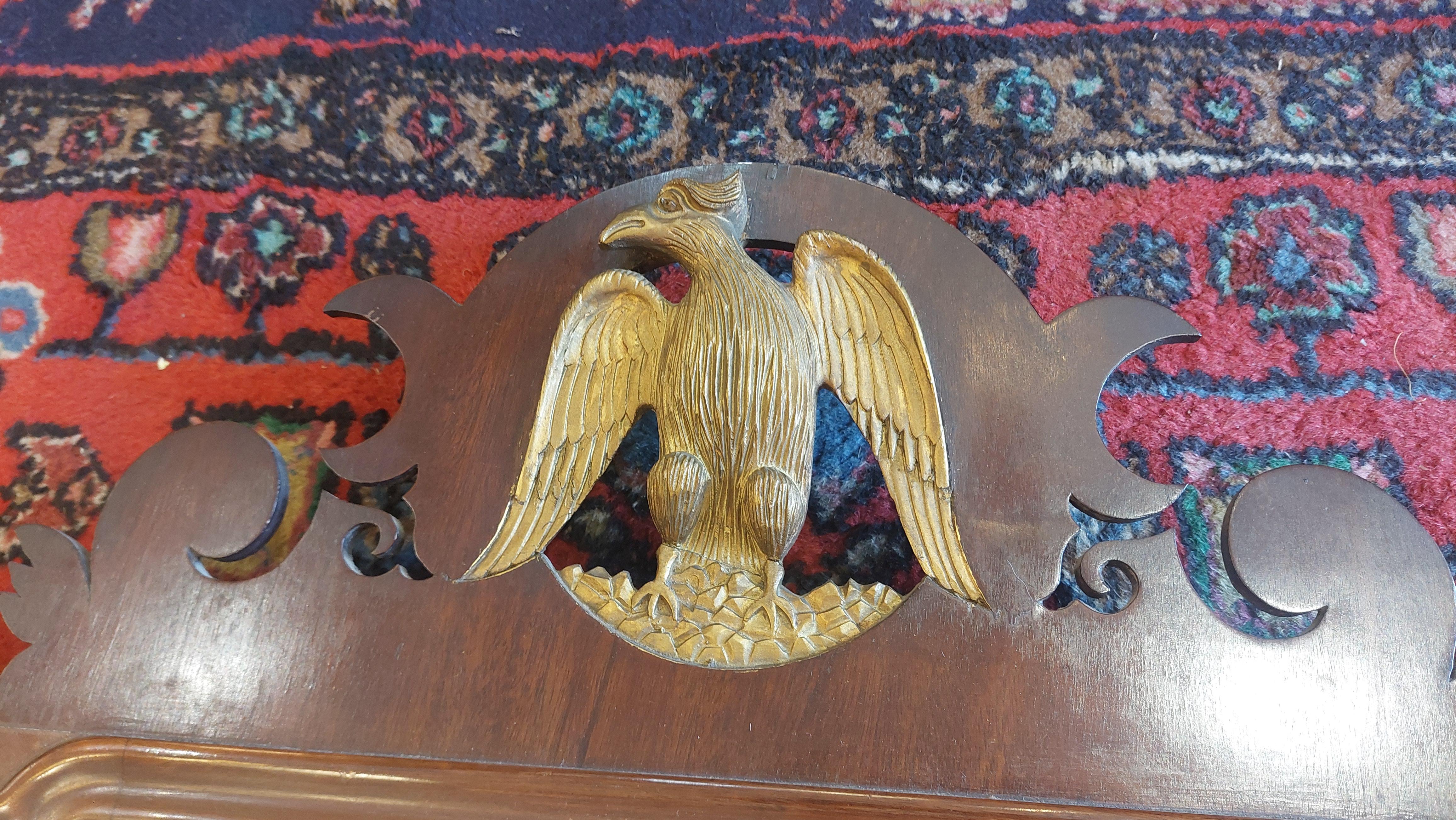 Inglese Stile Giorgio II della fine del XIX secolo in legno di noce e  Specchio da parete Giltwood in vendita