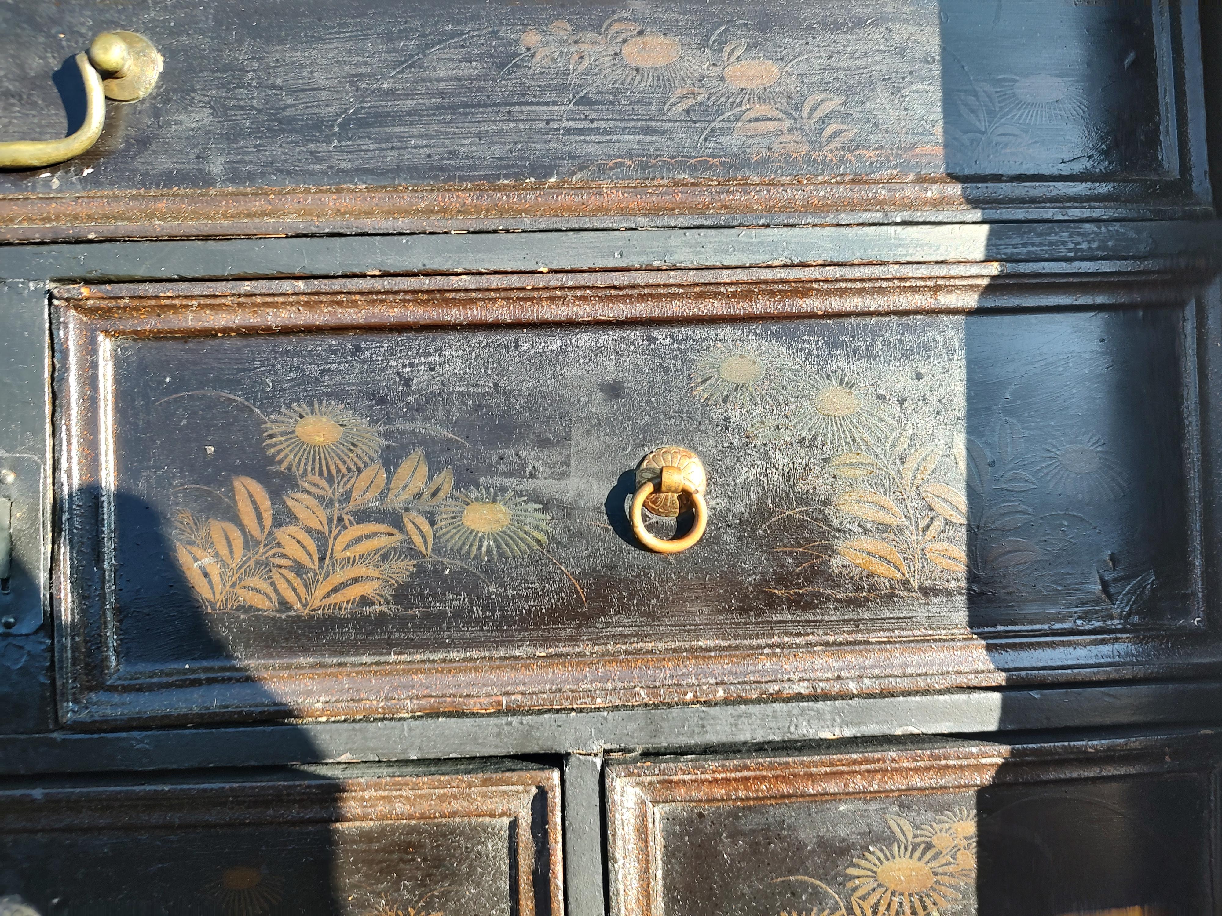 Late 19thc Gilt and Paint Decorated Tansu Cabinet 8 Drawers 2 Doors For Sale 3