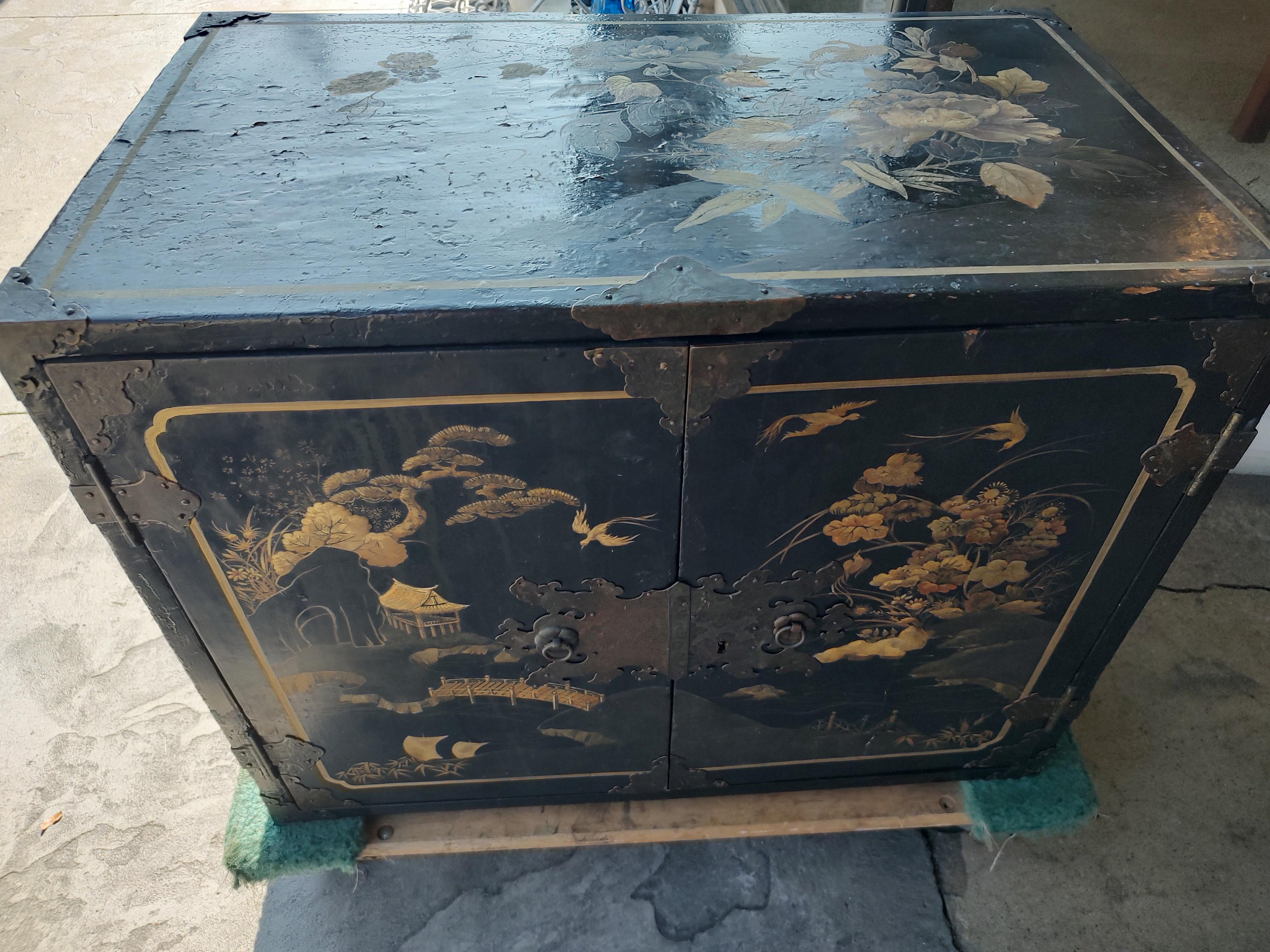 Chinese Late 19thc Gilt and Paint Decorated Tansu Cabinet 8 Drawers 2 Doors For Sale