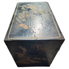 Armadietto Tansu decorato a vernice e dorato della fine del XIX secolo 8 cassetti 2 ante