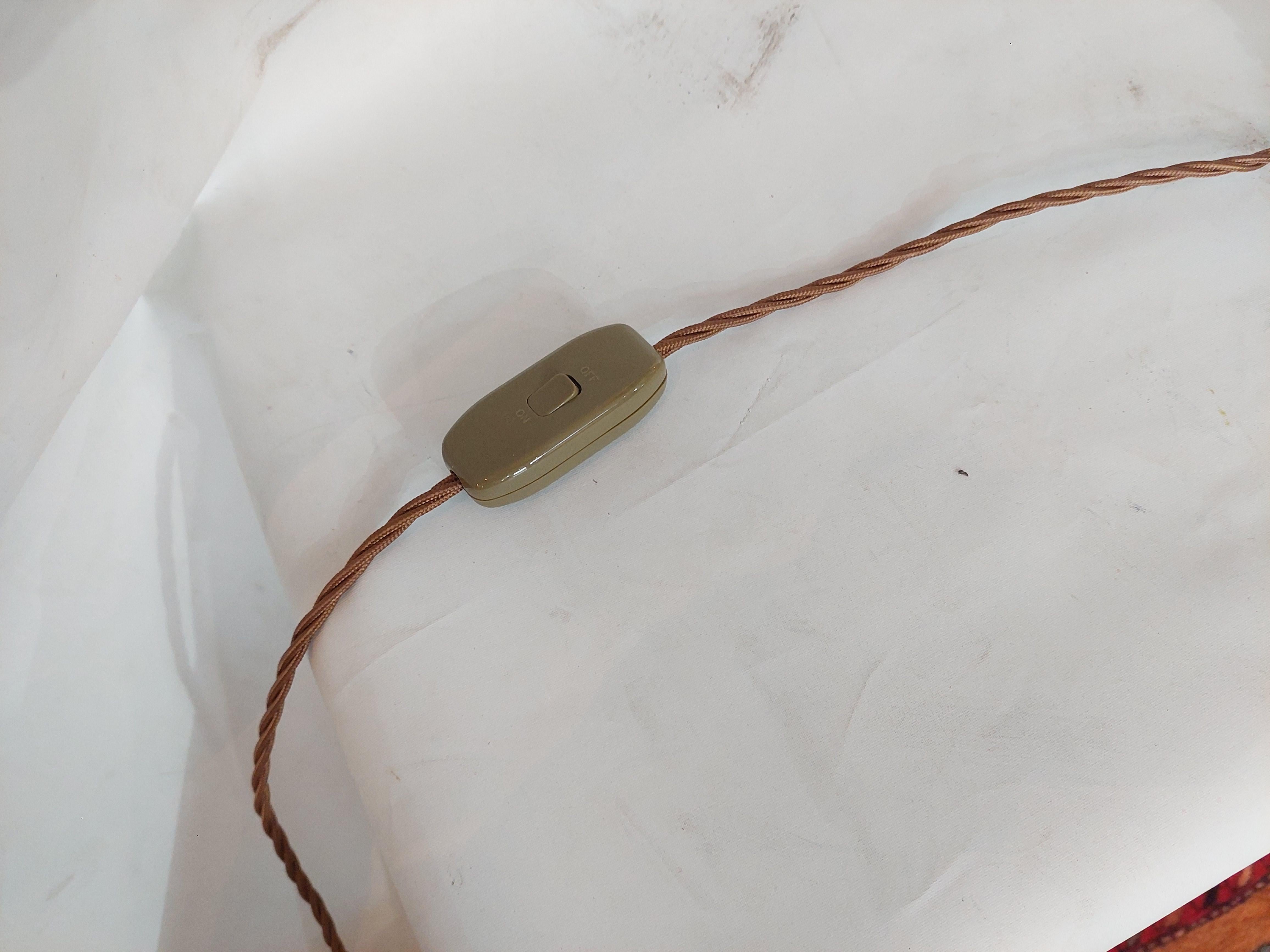 Lampada da tavolo montata in bronzo dorato della fine del XIX secolo in vendita 3