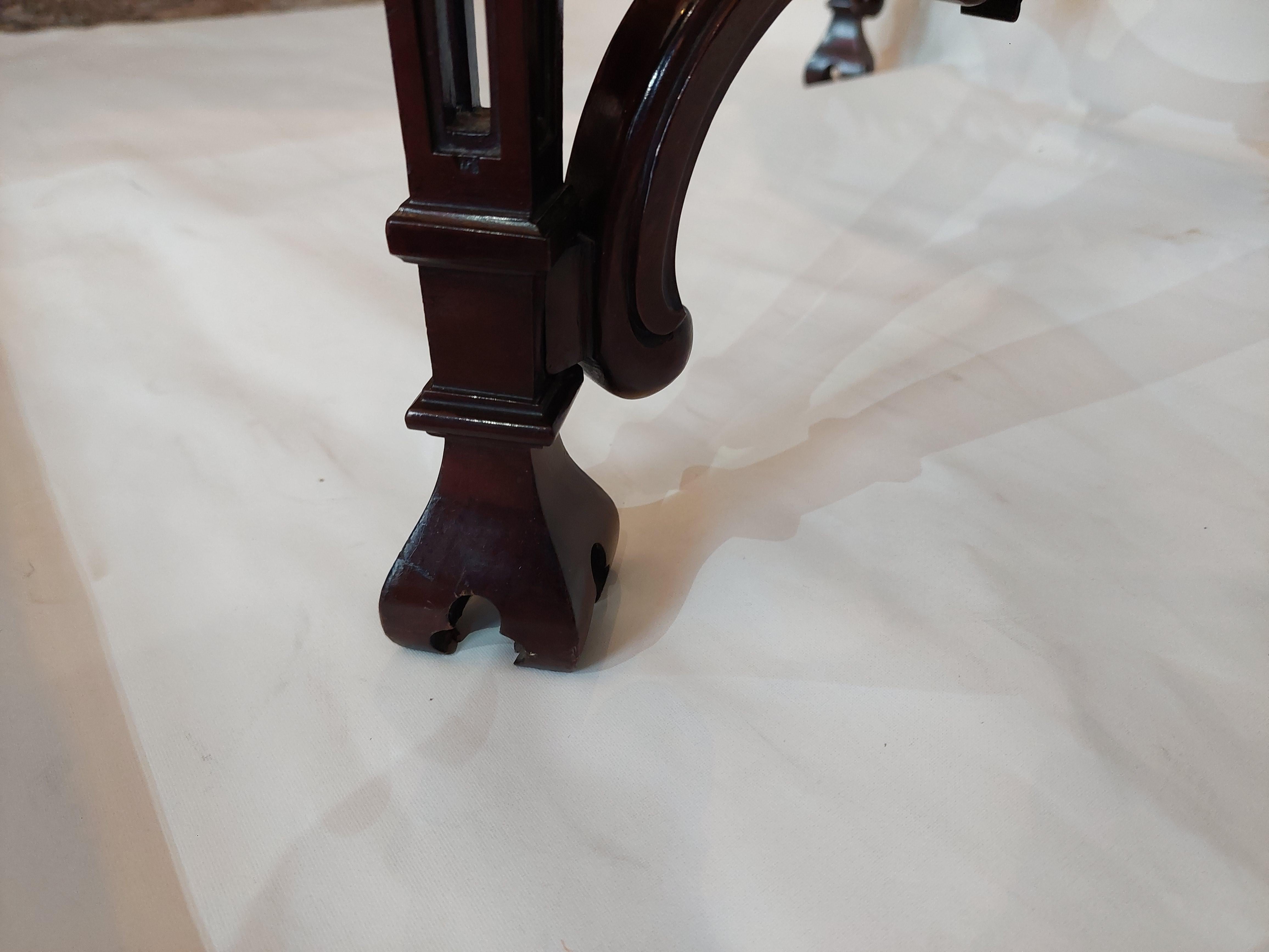 Late 19thC Mahogany Chippendale Design Heart Shaped Occasional Table In Good Condition For Sale In Altrincham, GB