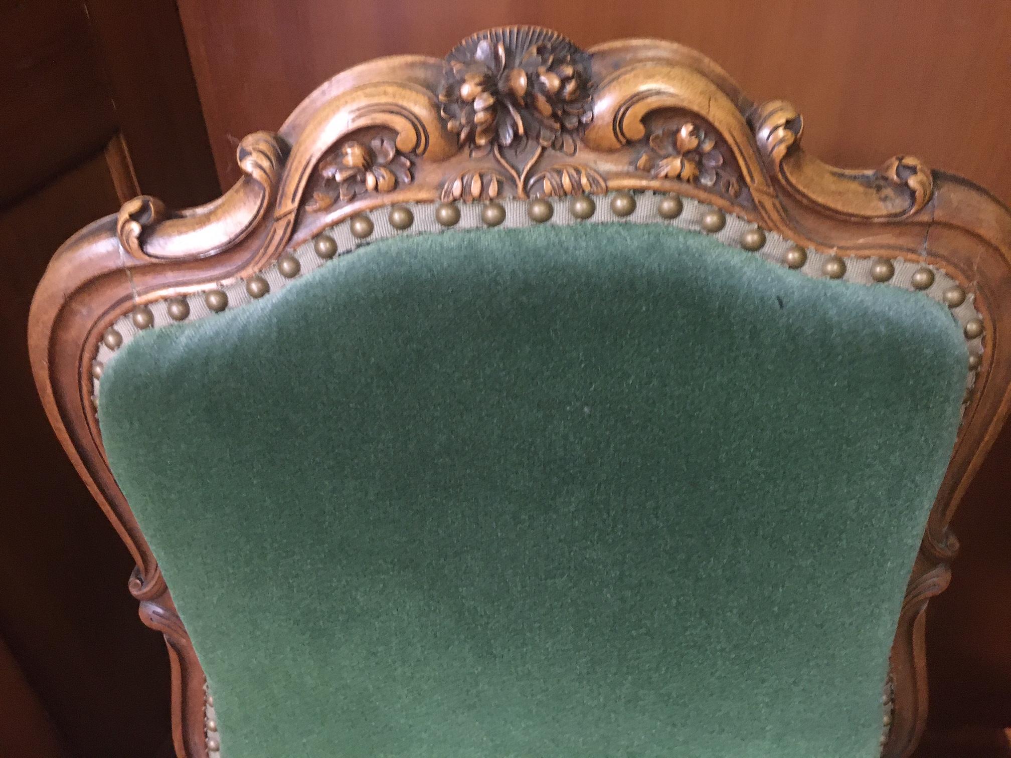Louis XV Paire de chaises en bois fruitier français de style Upholstering de la fin du 19e siècle en vente