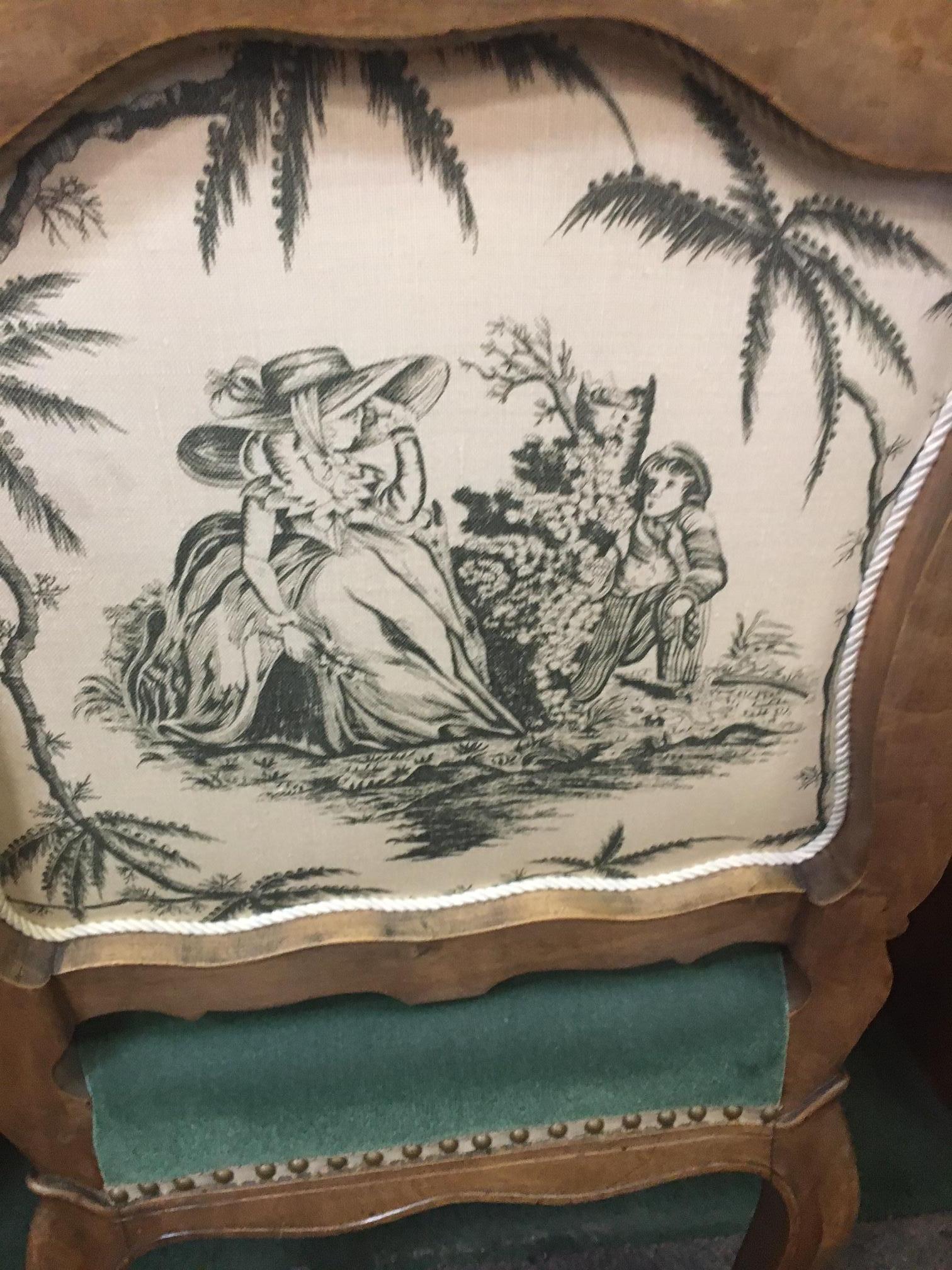 Paire de chaises en bois fruitier français de style Upholstering de la fin du 19e siècle en vente 2