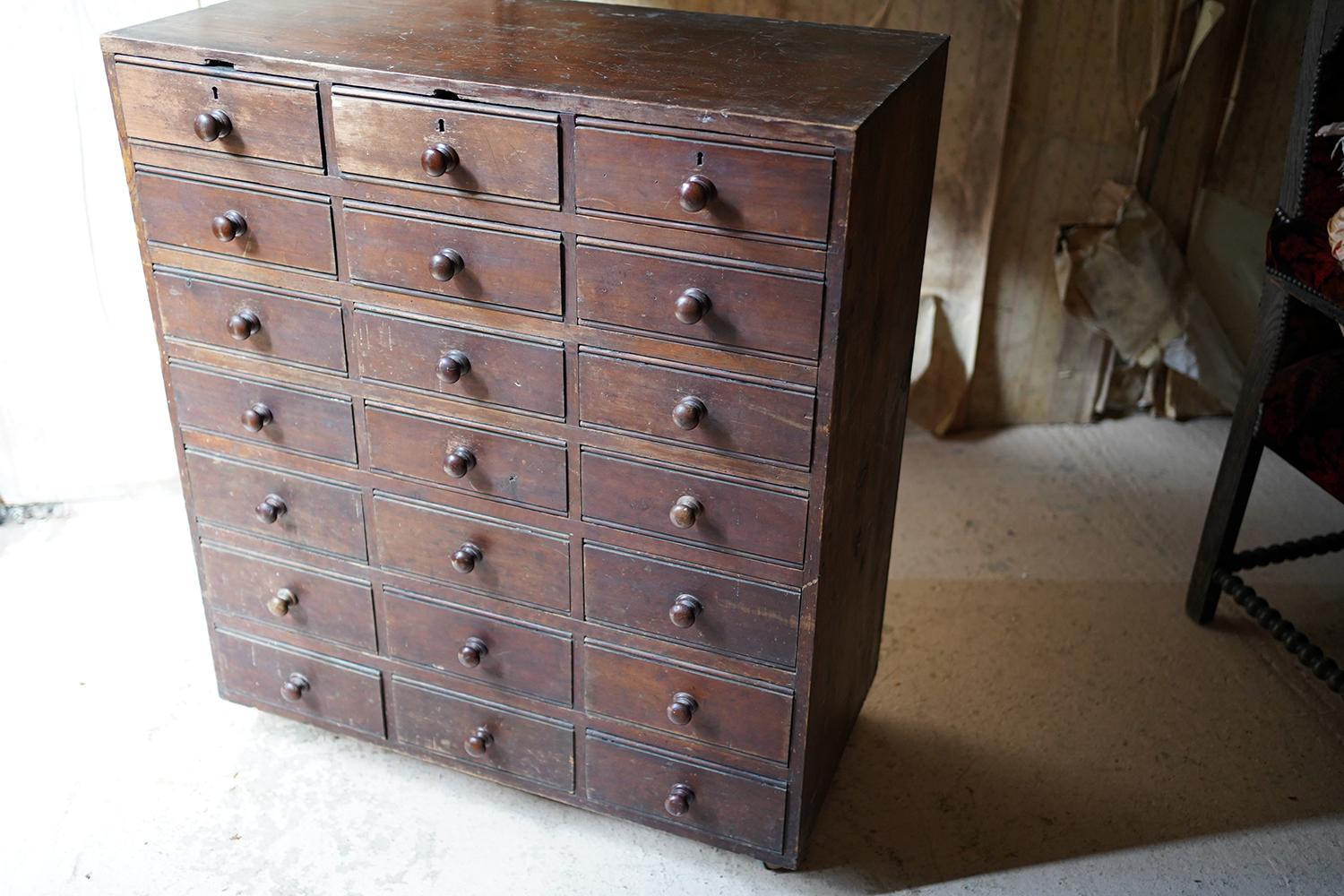 Late 19thc Stained Pine Bank of Twenty-One Drawers, c.1890 In Good Condition For Sale In Bedford, Bedfordshire