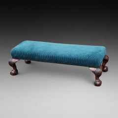 Taburete de altar de nogal de finales del siglo XIX