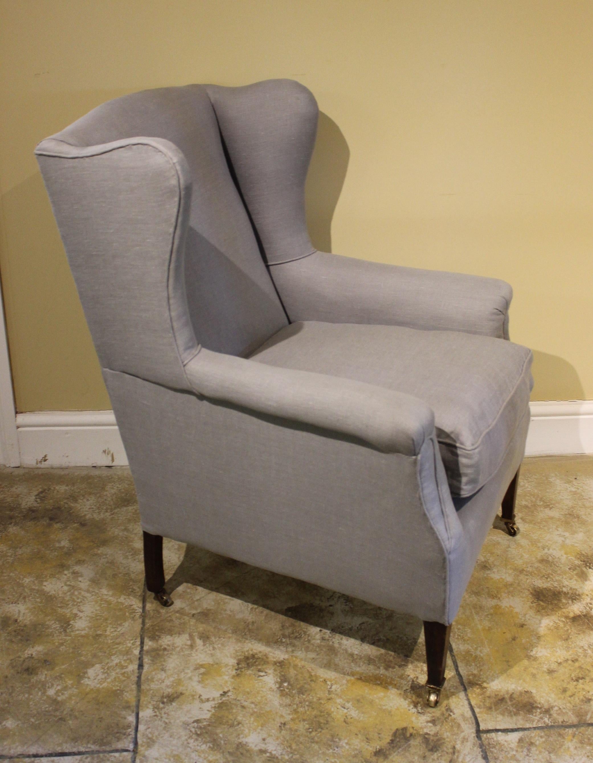 Fauteuil à oreilles en noyer de la fin du XIXe siècle en vente 1