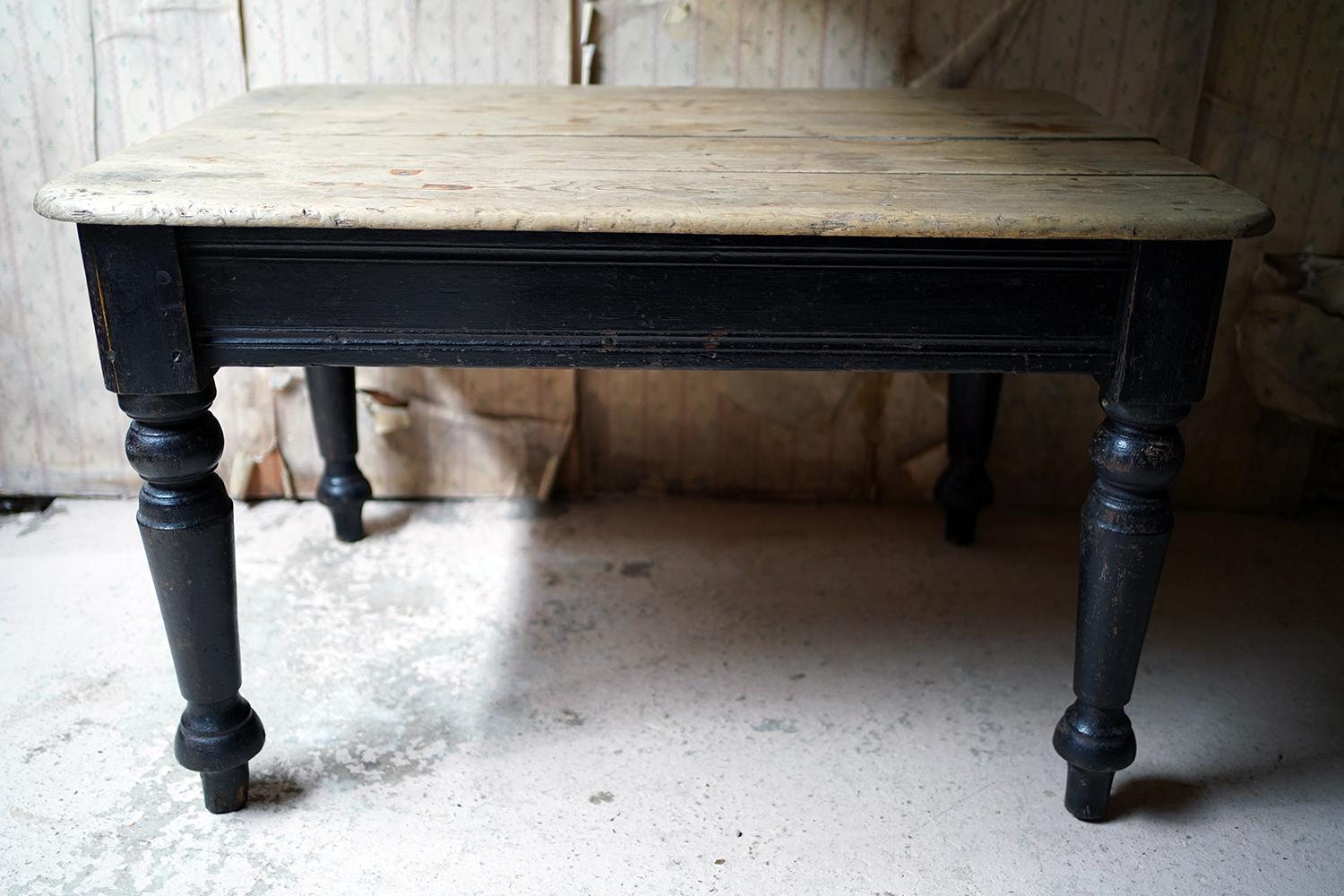 Late 19th Century Welsh Estate Made Black Painted and Scrub Top Pine Table 10