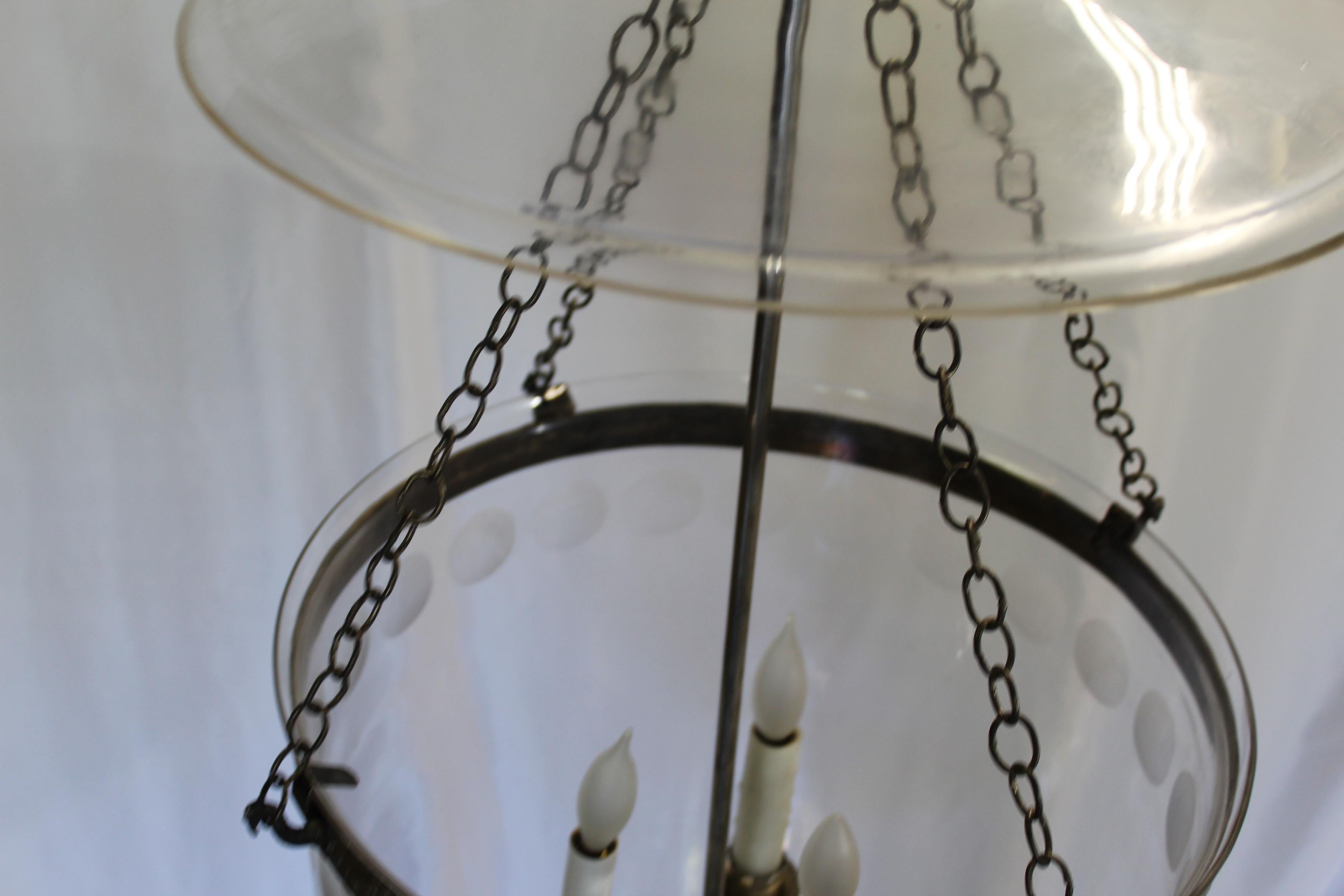 Großes Glockenglas des späten 20. Jahrhunderts, Silberausführung, geschliffene Kreise (Ende des 20. Jahrhunderts) im Angebot