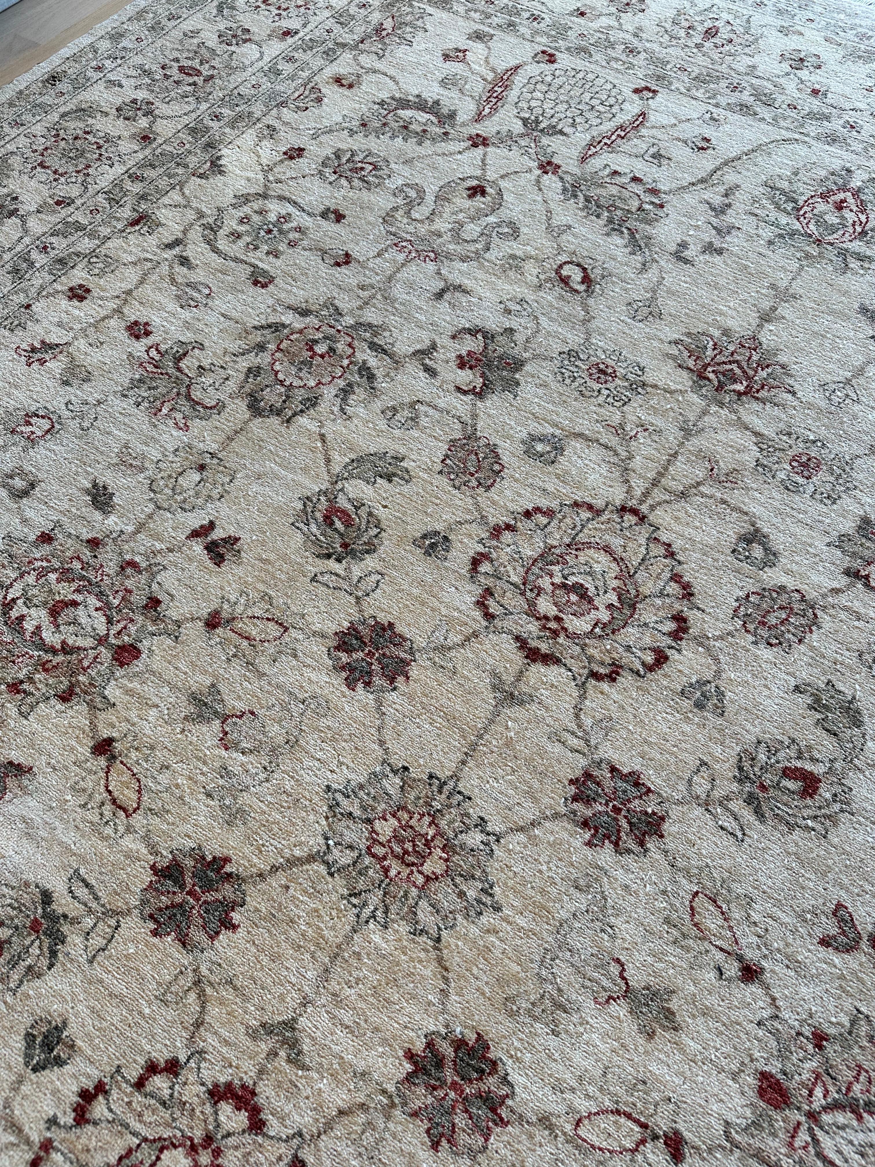 Late 20st Century Modern Peshawar Carpet, Ivory Field, Ivory Border, Gray, Coral For Sale 4