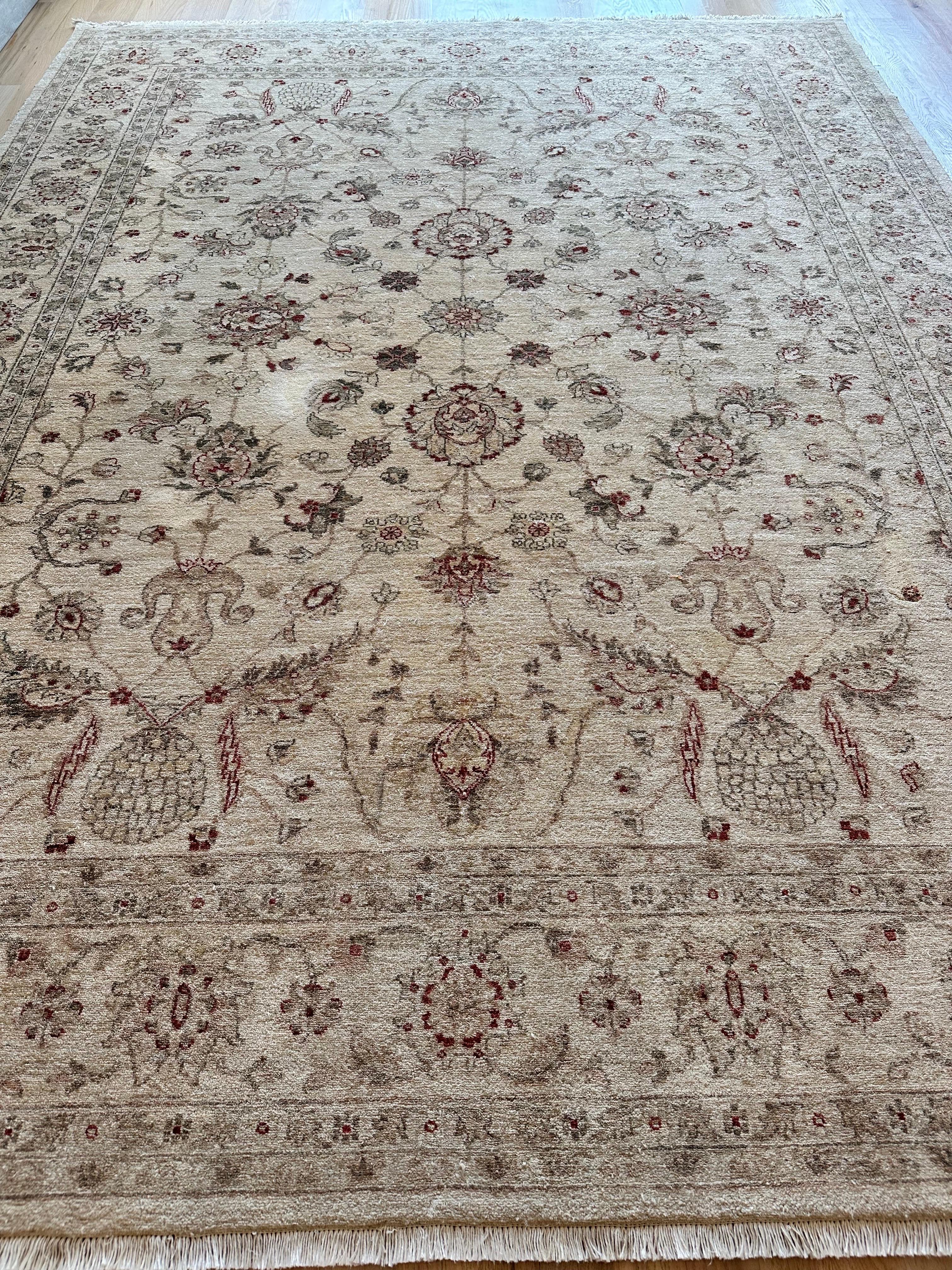 Late 20st Century Modern Peshawar Carpet, Ivory Field, Ivory Border, Gray, Coral For Sale 3