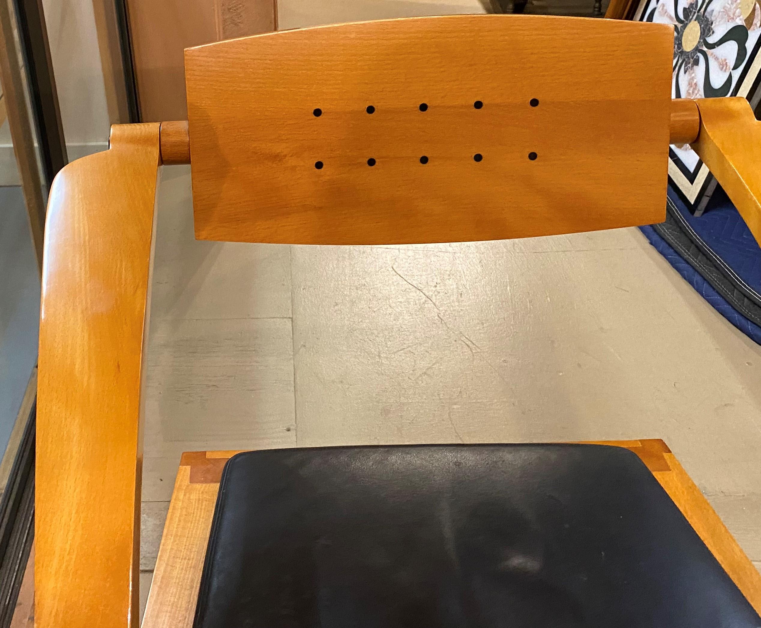 Chaise de bureau à ressort en hêtre et ébène de Massimo Scolari pour Giorgetti, fin du 20e siècle Bon état - En vente à Milford, NH