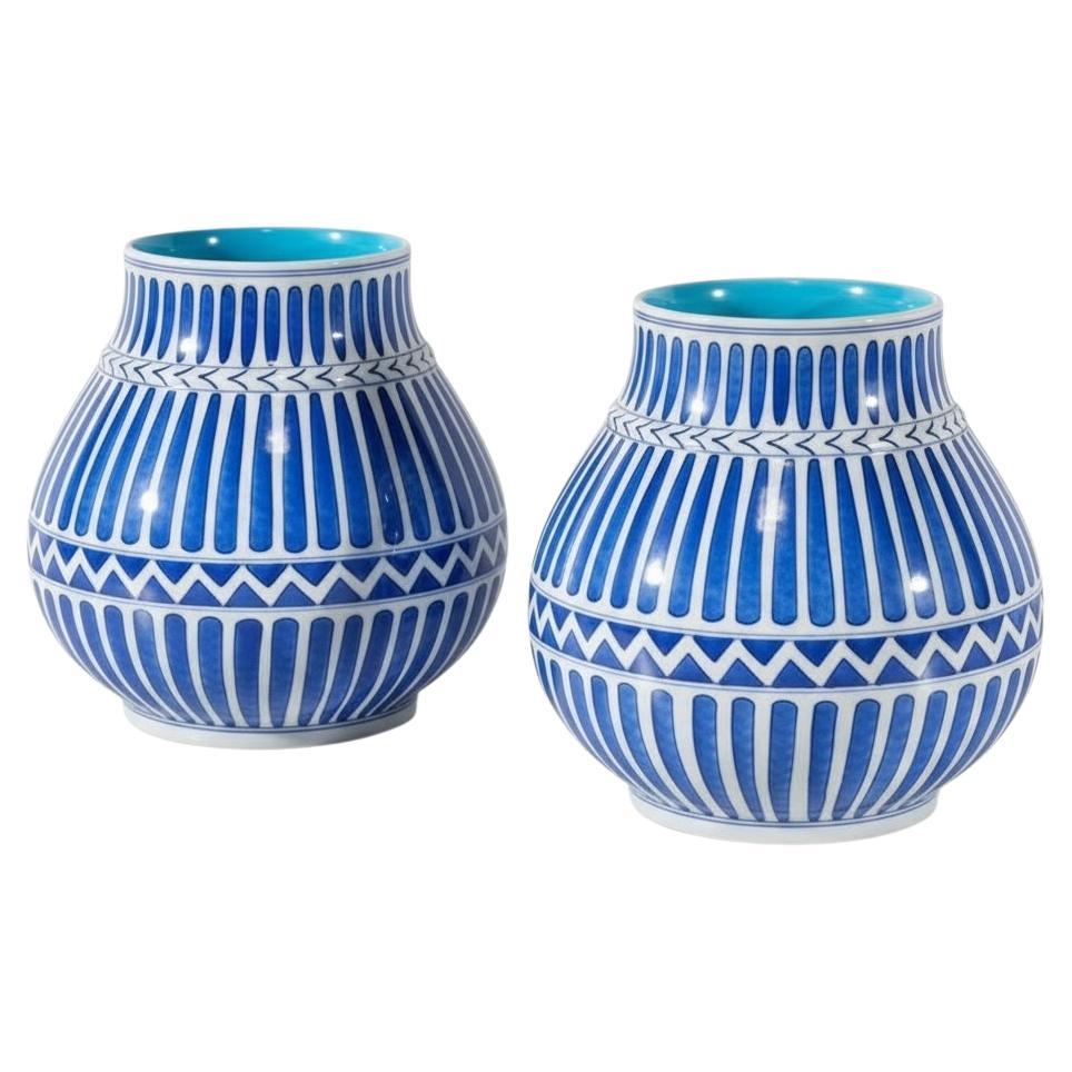 Late 20th-C. Chinese Export Blue and White Pottery Vessels / Vases - Pair For Sale
