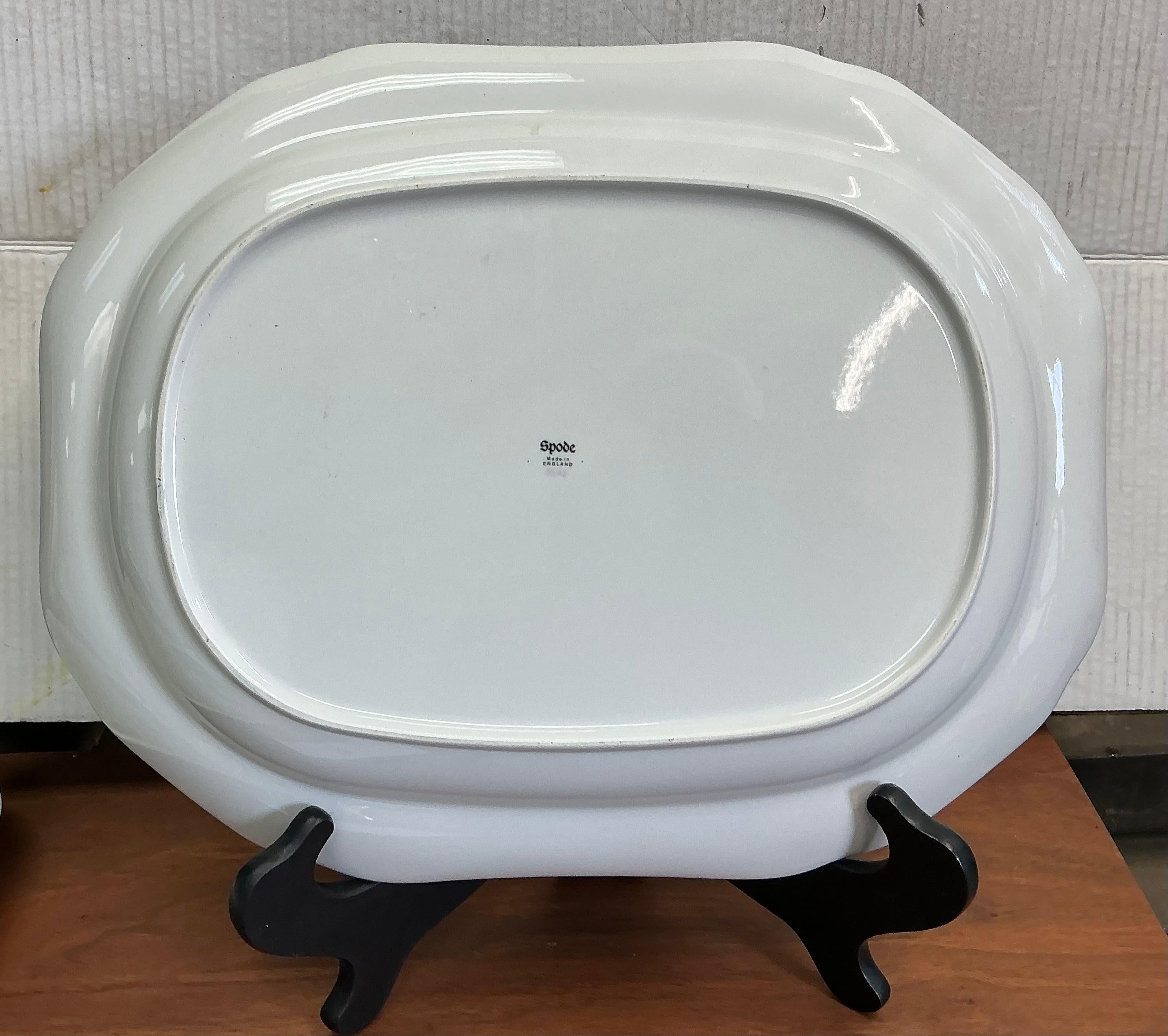 Fin du 20e siècle Plat à fromage anglais Spode de style victorien bleu et blanc Bon état - En vente à Kennesaw, GA