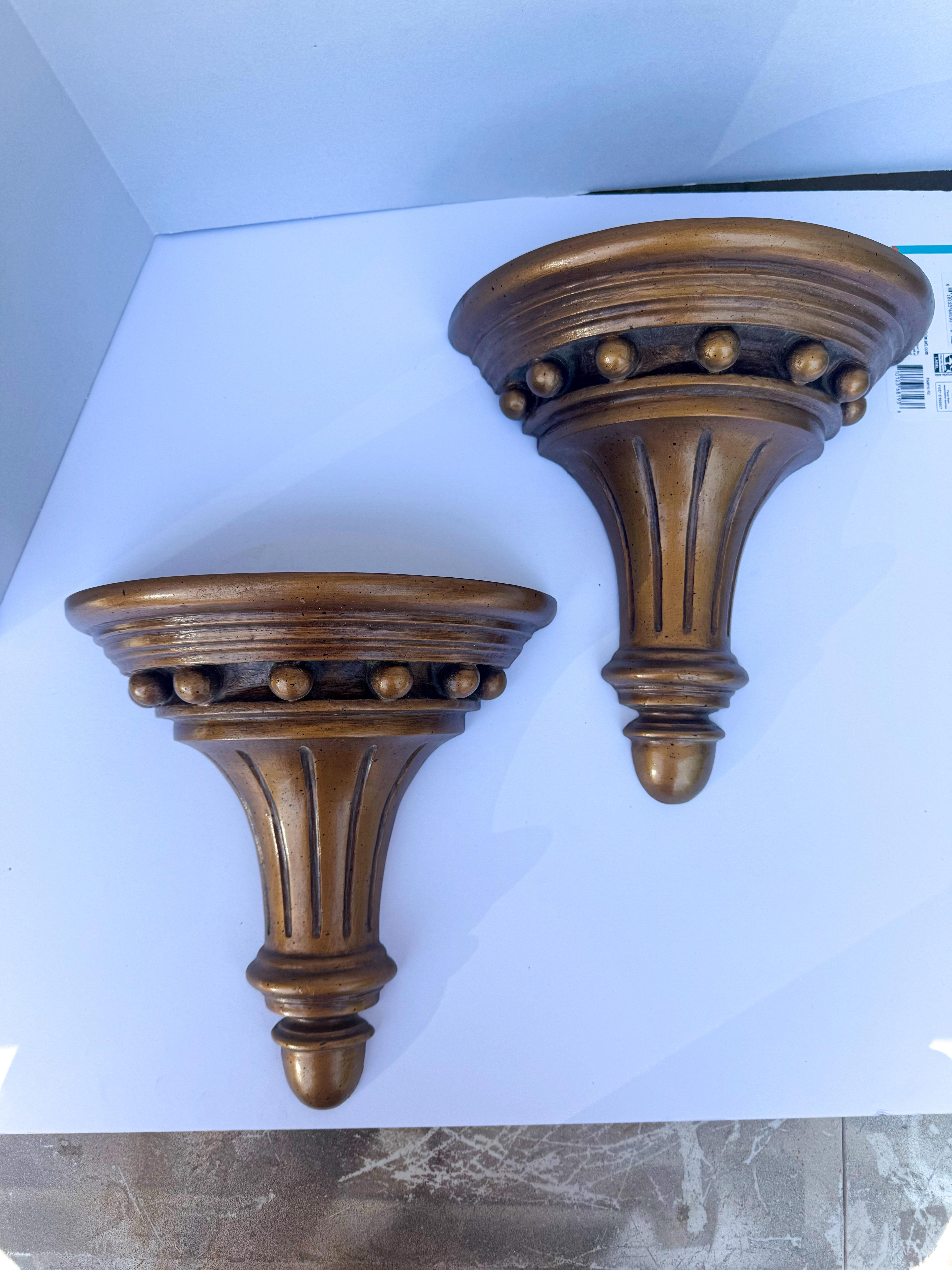 20th Century Late 20th-C. Federal Style Gilt Composition Wall Brackets For Plates - Pair For Sale