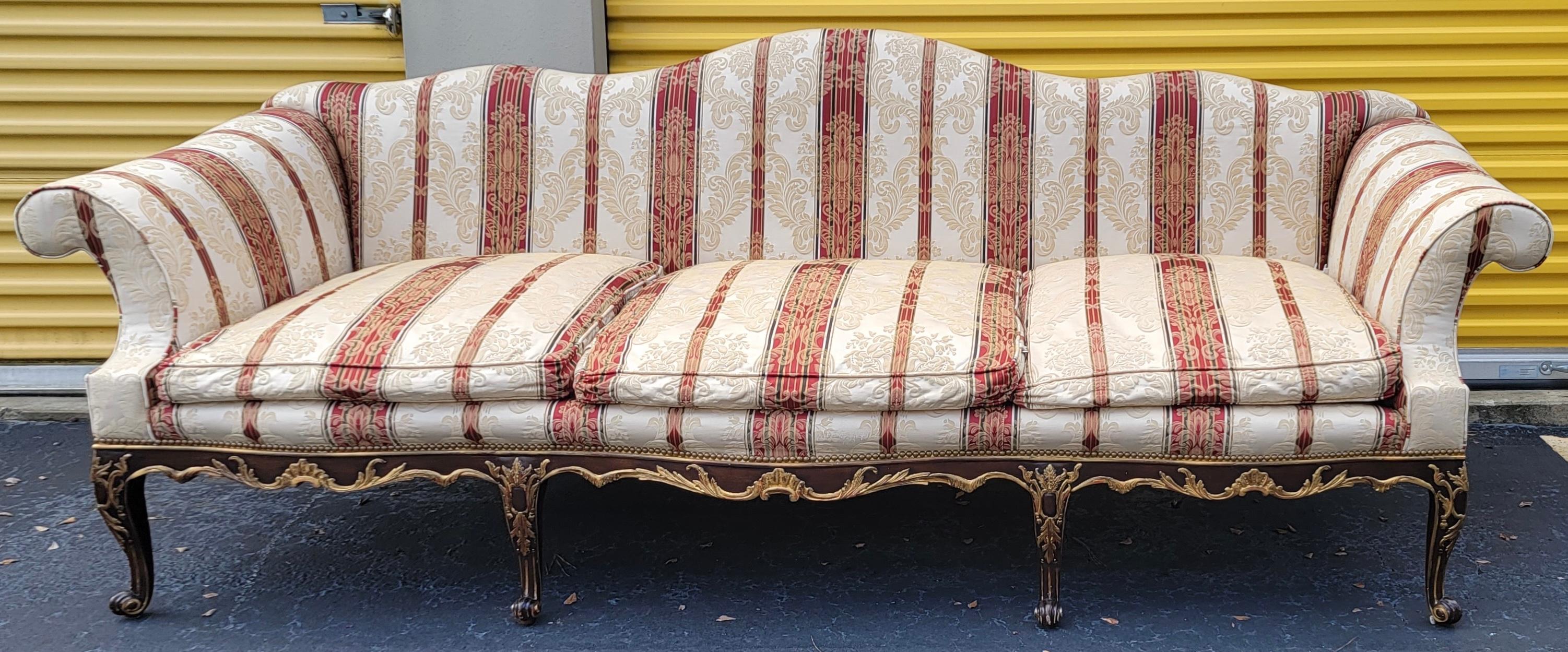 Ende 20. Französisches Sofa im Louis-XVI.-Stil von EJ Victor aus Damast mit Streifenmuster im Angebot 3