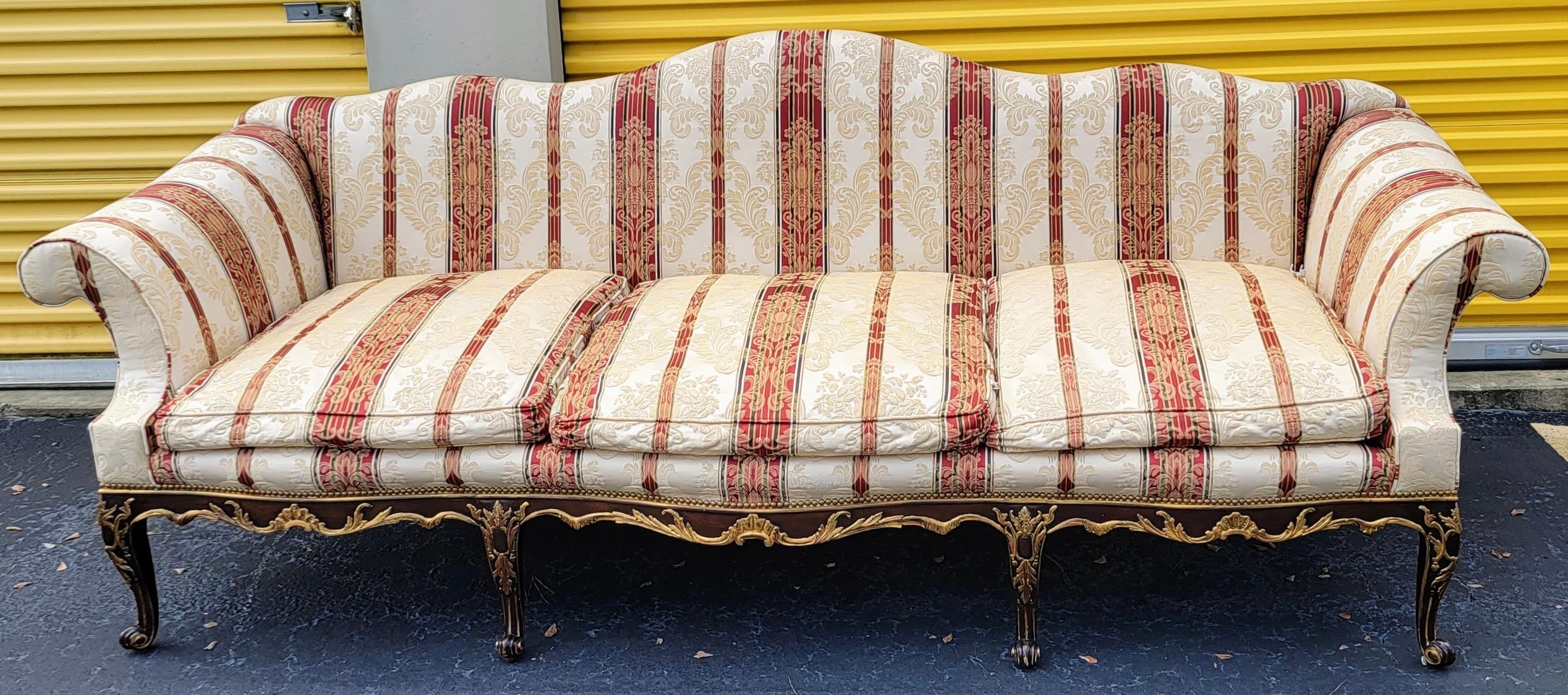 Ende 20. Französisches Sofa im Louis-XVI.-Stil von EJ Victor aus Damast mit Streifenmuster im Angebot 1