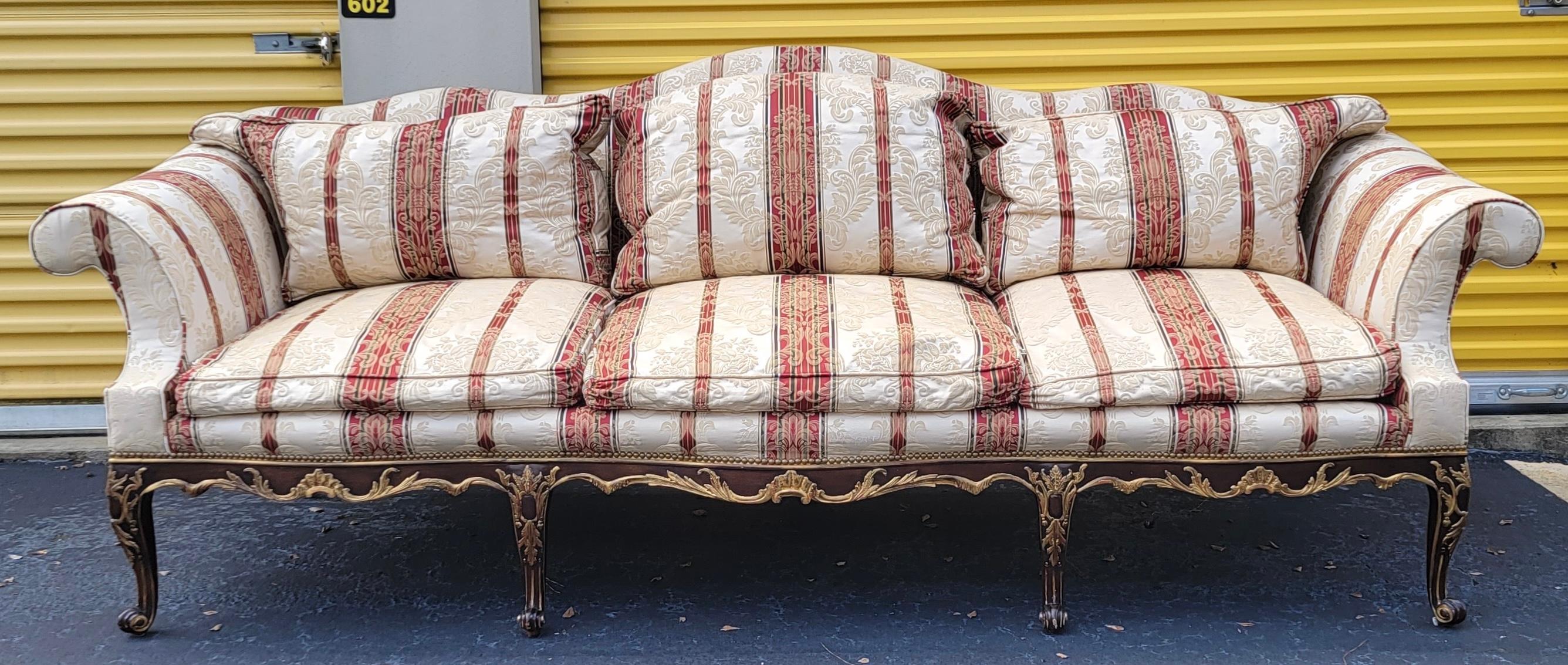 Ende 20. Französisches Sofa im Louis-XVI.-Stil von EJ Victor aus Damast mit Streifenmuster im Angebot 2
