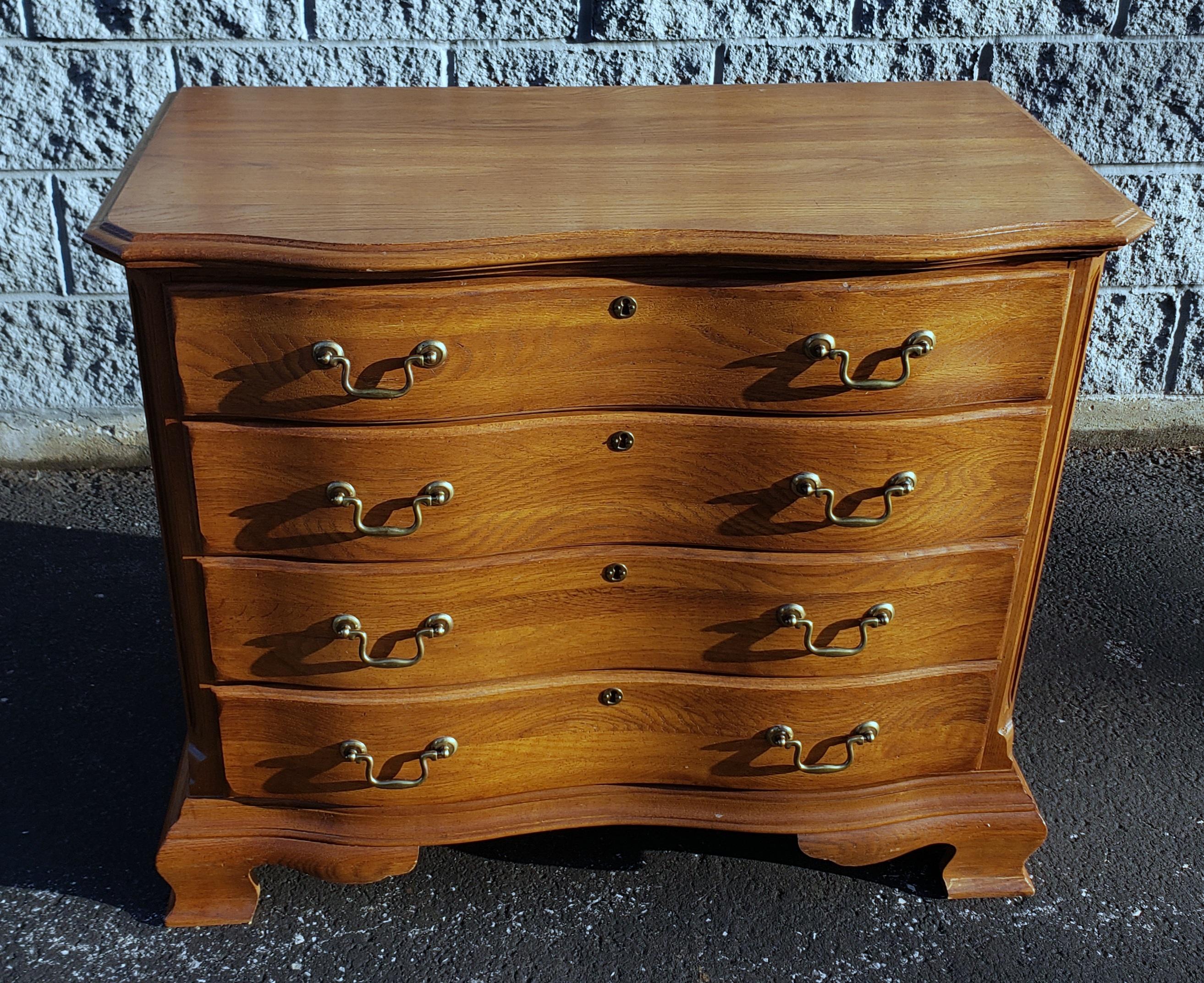 American Late 20th C. Kincaid Chippendale Solid Oak Chest of Drawers For Sale
