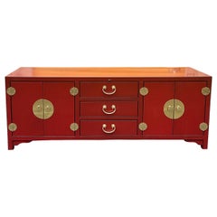 Finales del siglo XX Credenza / Mueble multimedia estilo Ming en laca roja y latón By Sligh
