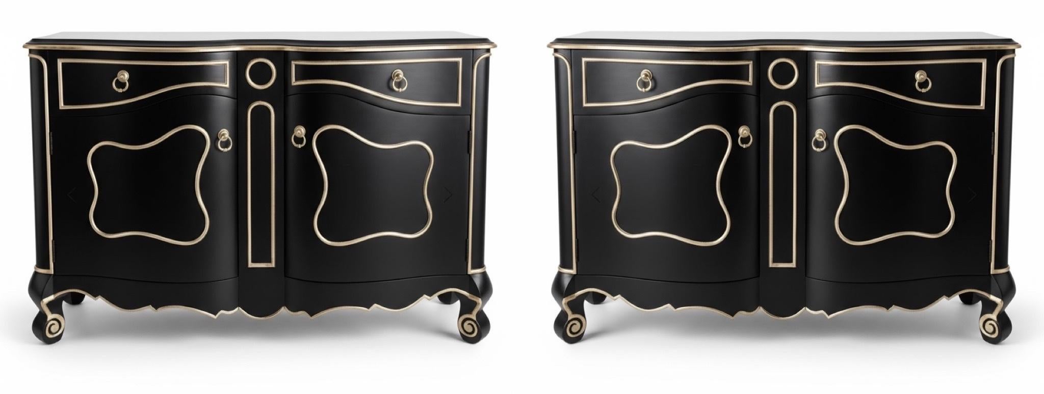 Fine del XX secolo. Mobile moderno francese Luigi XV in nero e argento dorato, coppia in vendita 1