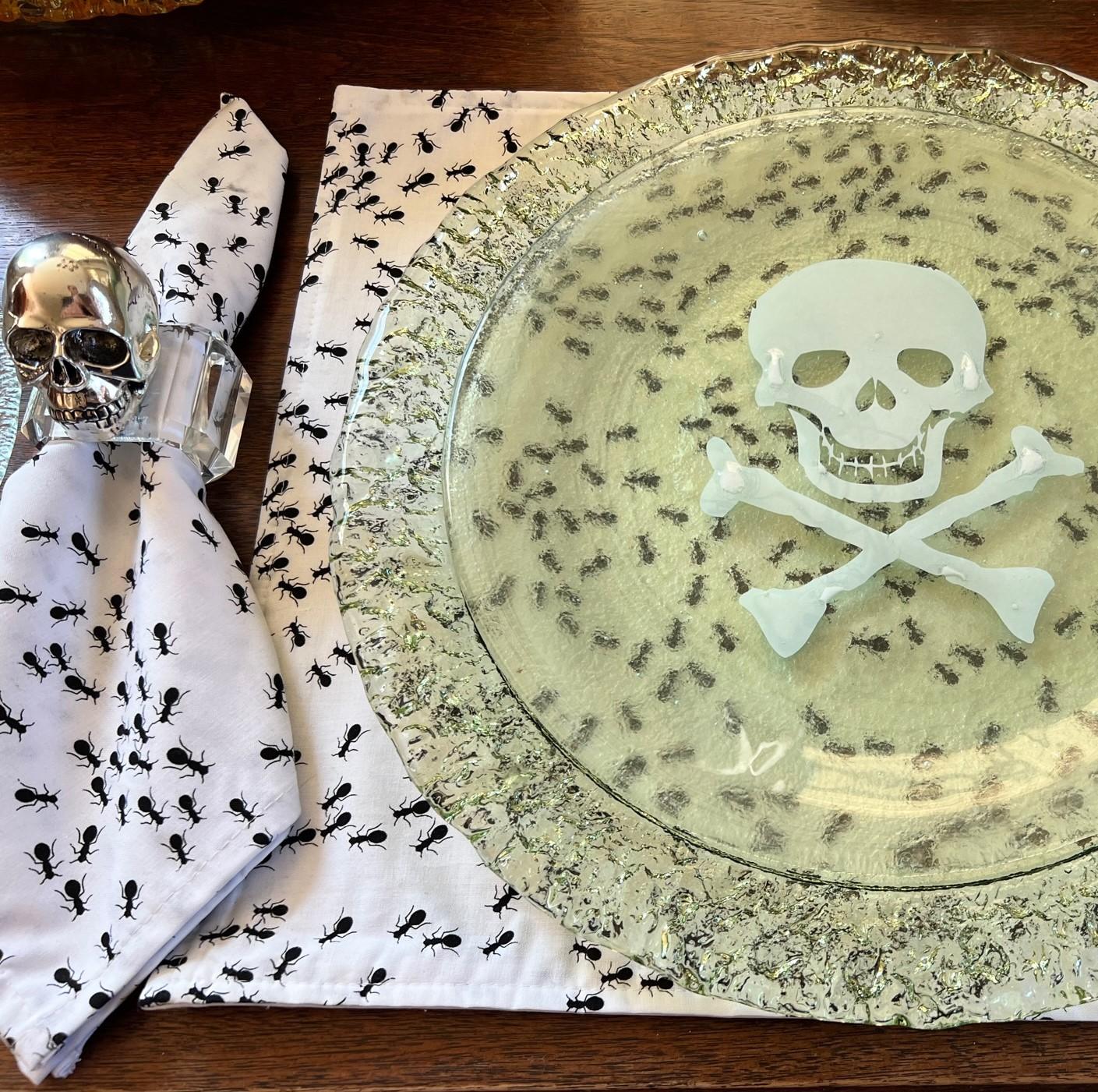 American Late 20th C. Set of 8 Seeded Glass Dinner Plates with White Skull and Crossbones For Sale