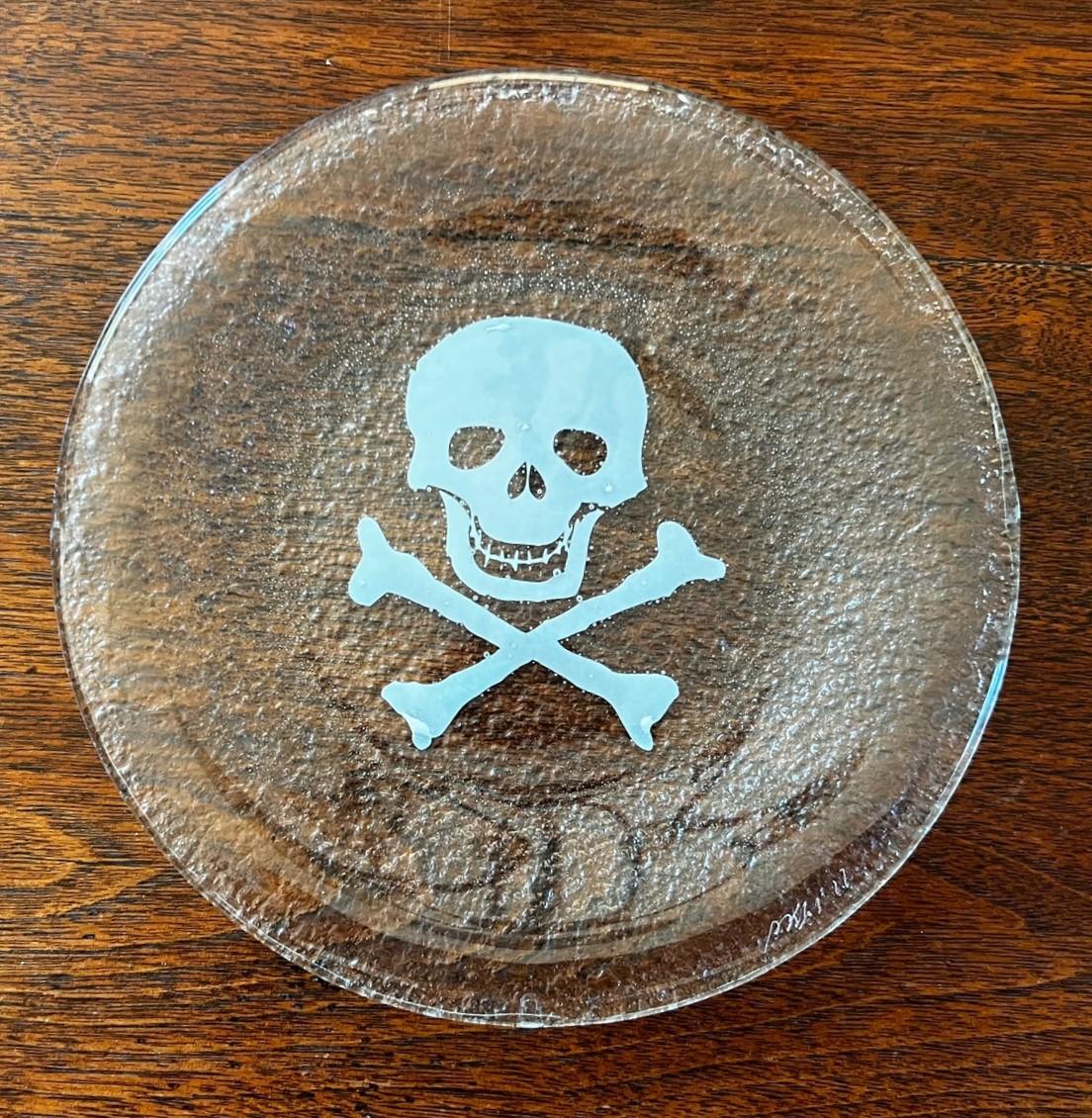 American Late 20th C. Set of 8 Seeded Glass Side Plates with White Skull and Crossbones For Sale