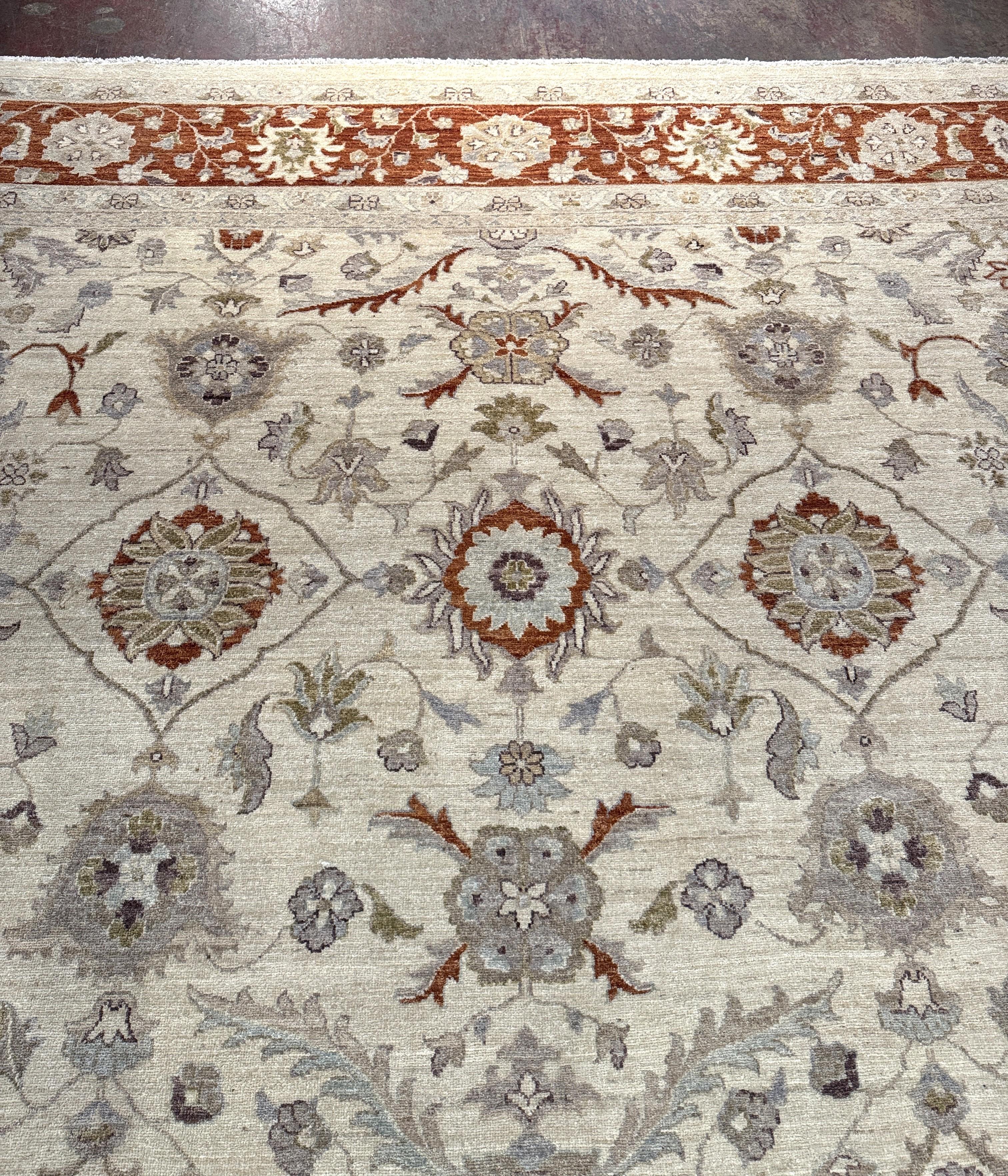 Late 20th C. Turkish Oushak-Style Hand-Knotted Wool Rug with Rust Border For Sale 2
