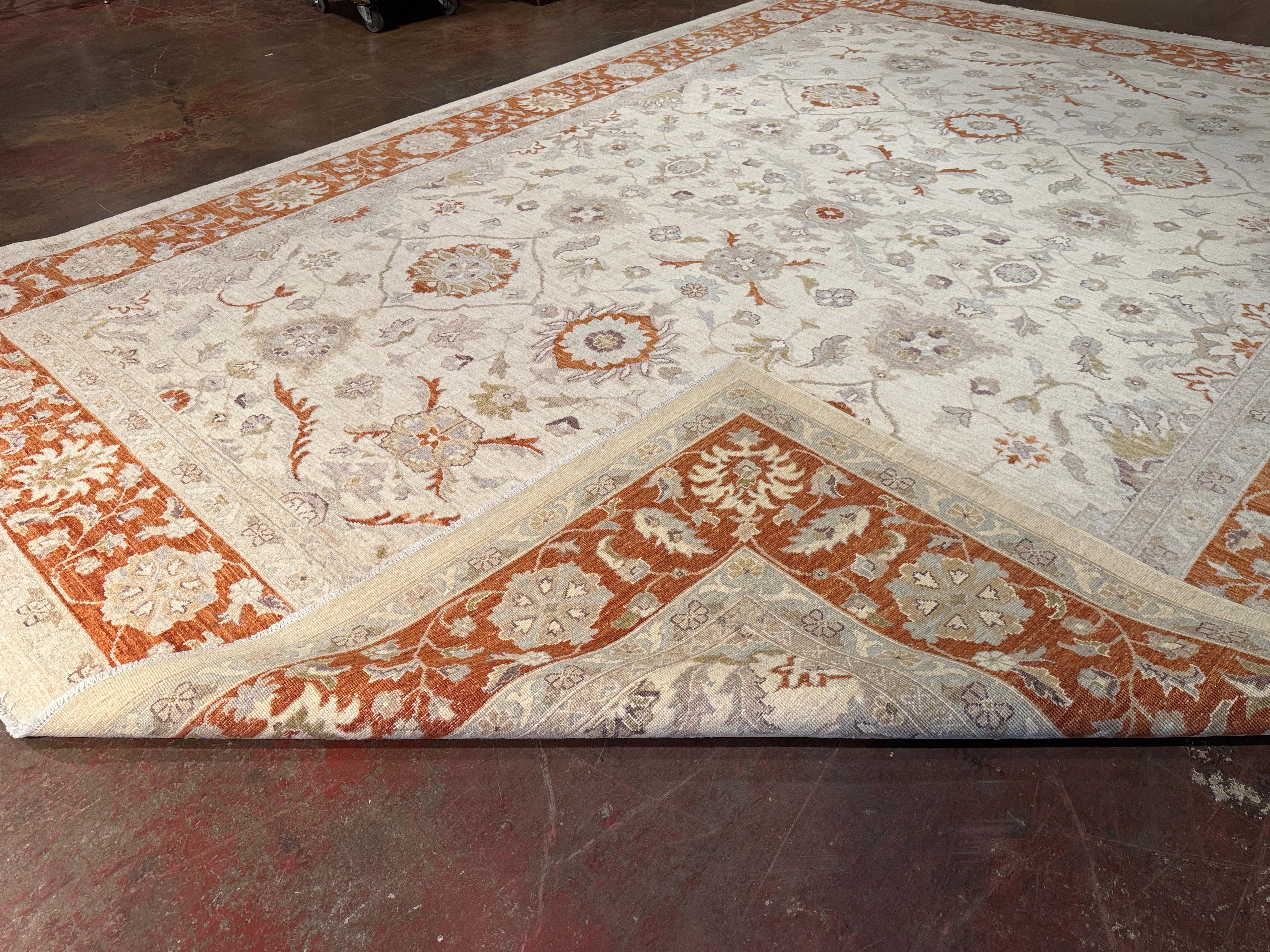 Late 20th C. Turkish Oushak-Style Hand-Knotted Wool Rug with Rust Border For Sale 4