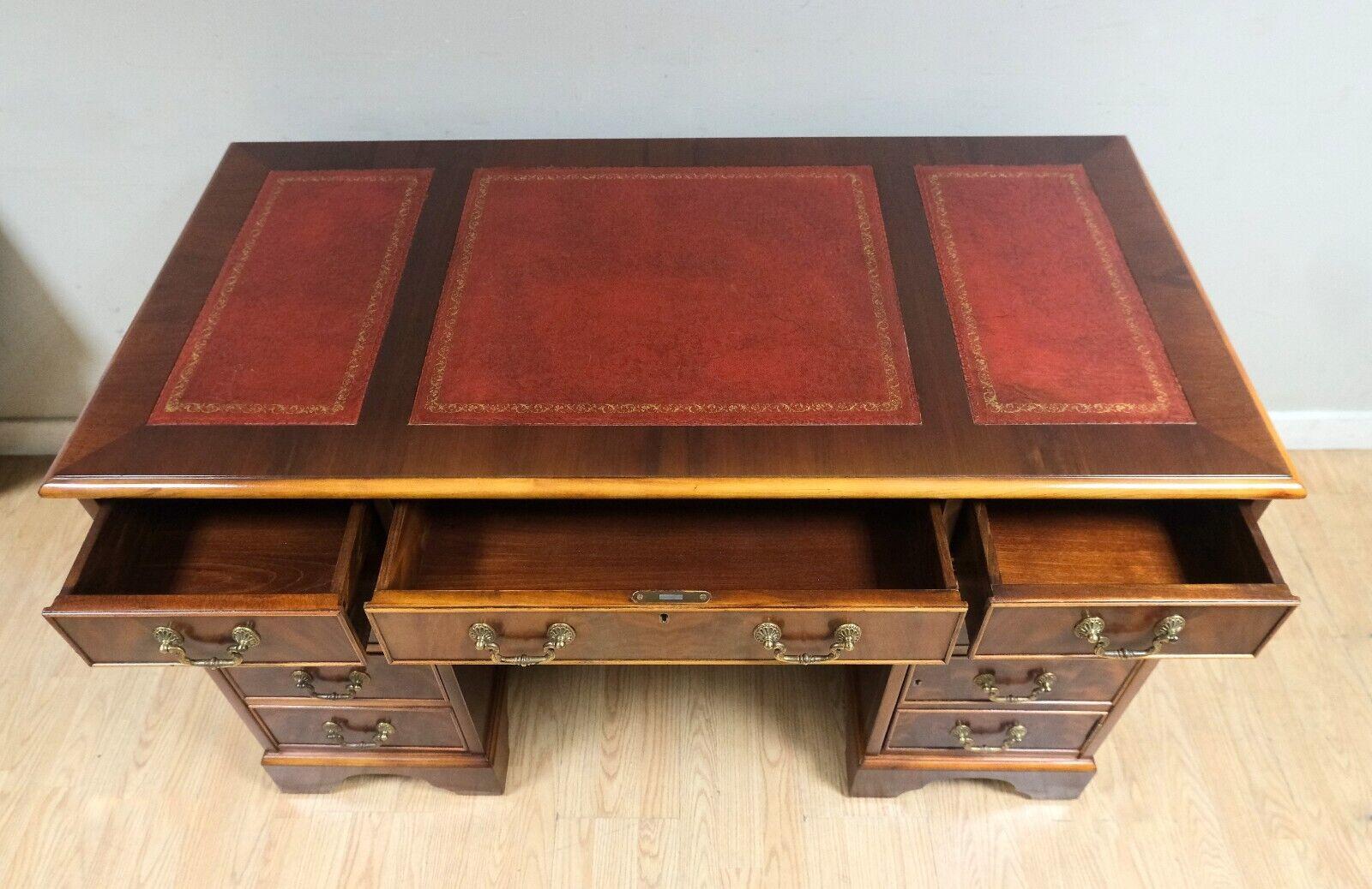 20th Century LATE 20TH C WARING & GILLOW PEDESTAL DESK WiTH GOLD TOOLED RED LEATHER TOP  For Sale
