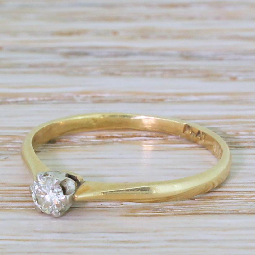 Late 20th Century 0.20 Carat Round Brilliant Cut Diamond Engagement Ring 1