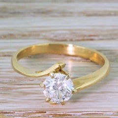 Late 20th Century 1.01 Carat Brilliant Cut Diamond Crossover Solitaire Ring