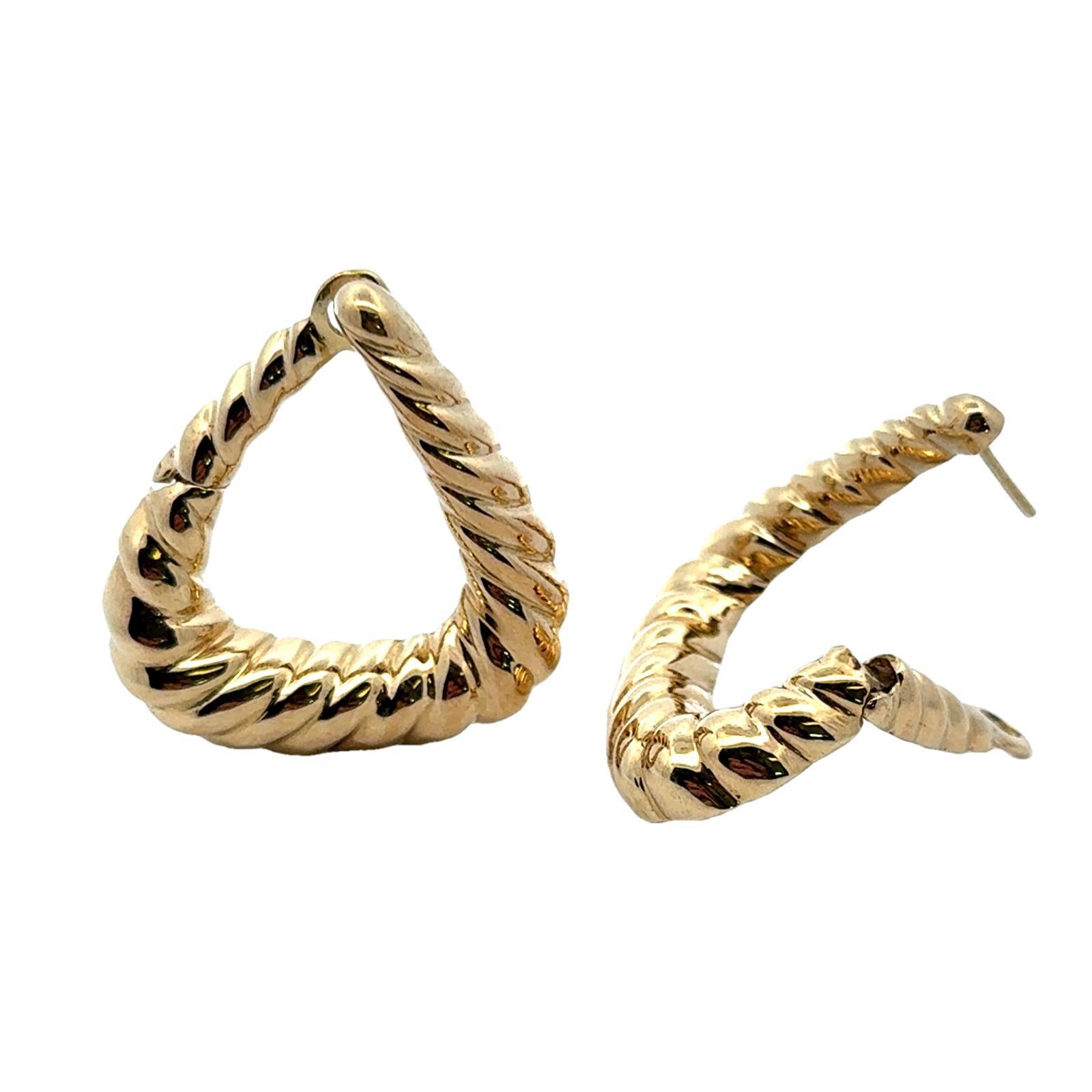 Contemporain Boucles d'oreilles à levier triangulaires nervurées en or jaune 18 carats de la fin du 20e siècle en vente