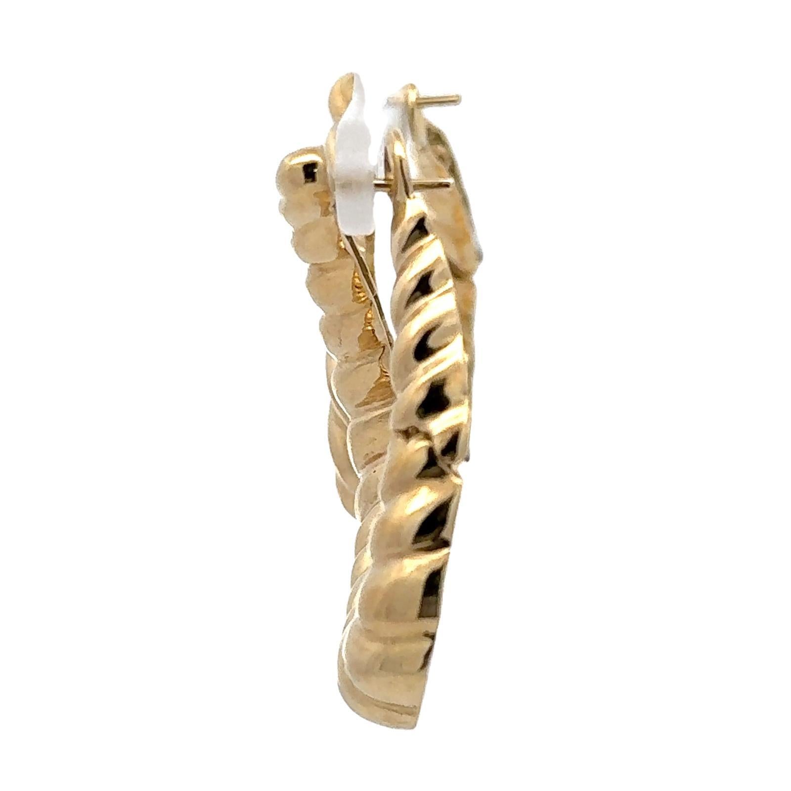 Boucles d'oreilles à levier triangulaires nervurées en or jaune 18 carats de la fin du 20e siècle en vente 2