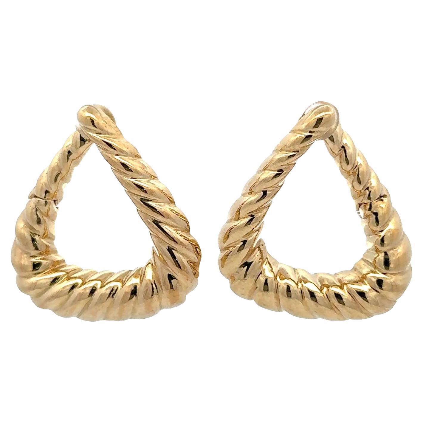 Boucles d'oreilles à levier triangulaires nervurées en or jaune 18 carats de la fin du 20e siècle en vente